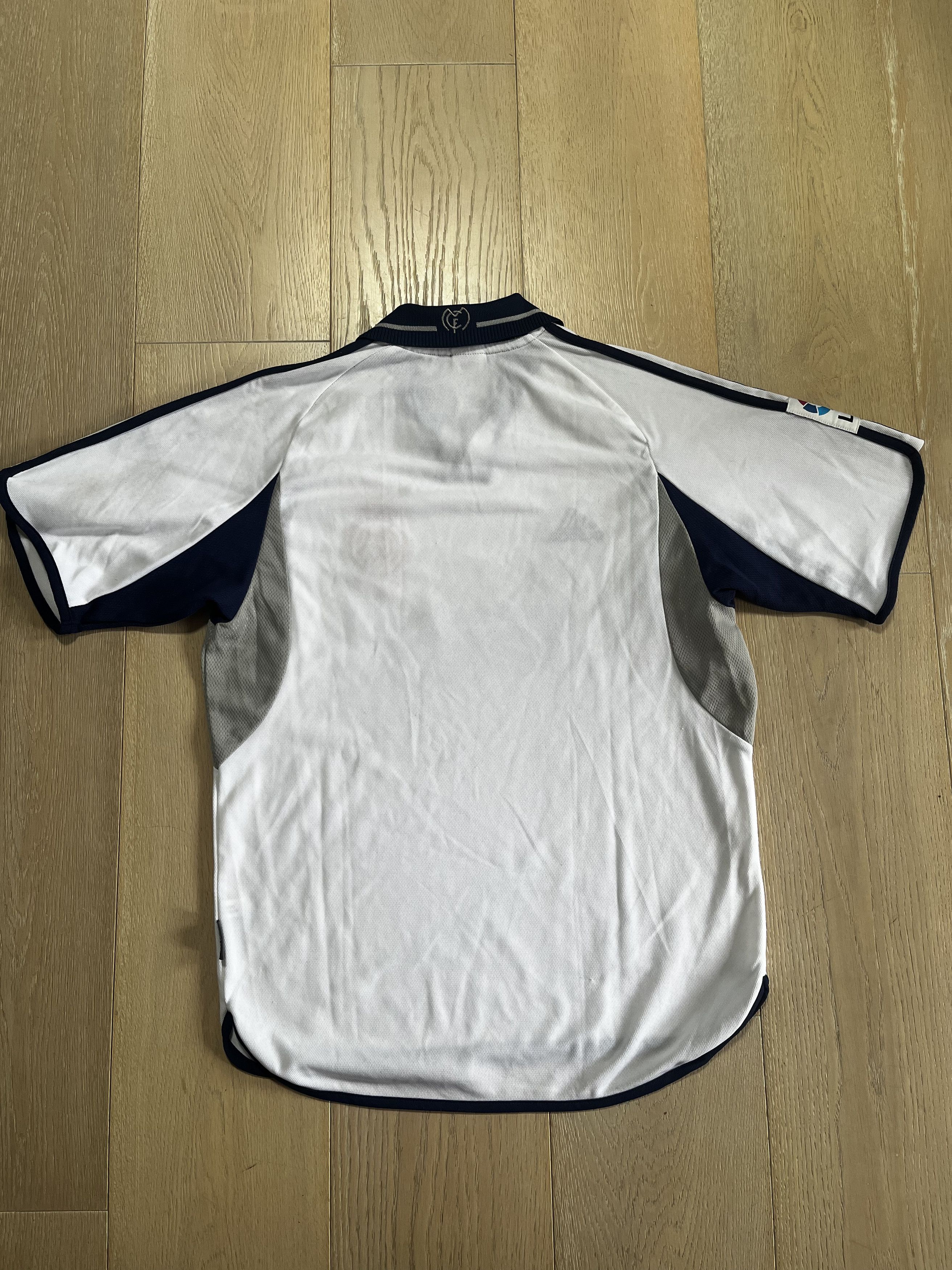 Adidas Real Madrid Authentic Home Jersey 2000/01 Size US S / EU 44-46 / 1 - 9 Thumbnail