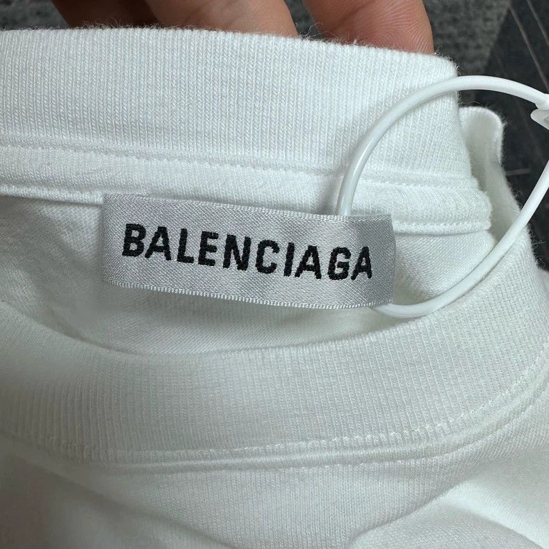 Balenciaga Balenciaga White mailbox short sleeve Size US M / EU 48-50 / 2 - 3 Thumbnail