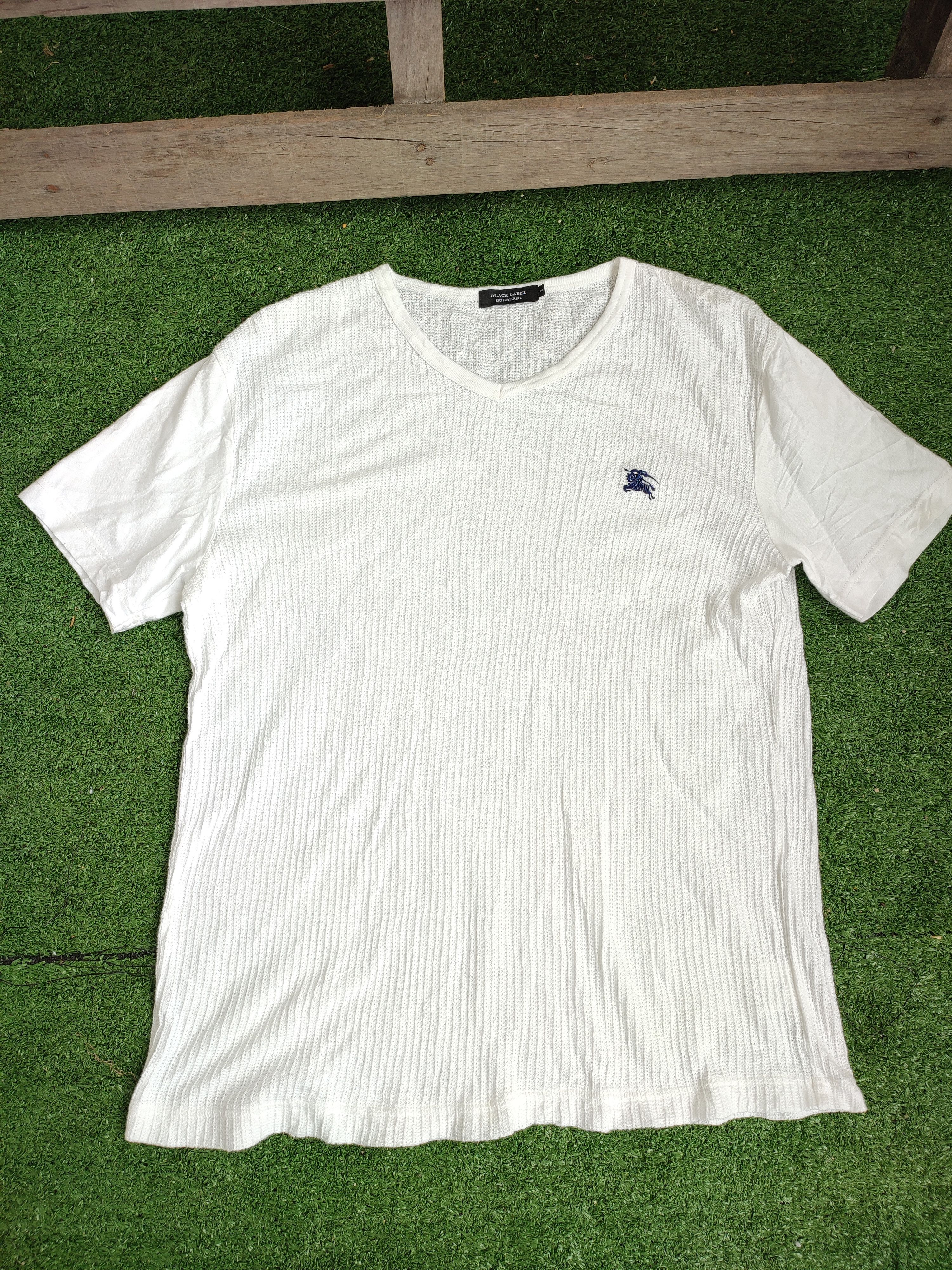 Burberry Burberry V- Neck Tee Size US L / EU 52-54 / 3 - 1 Thumbnail