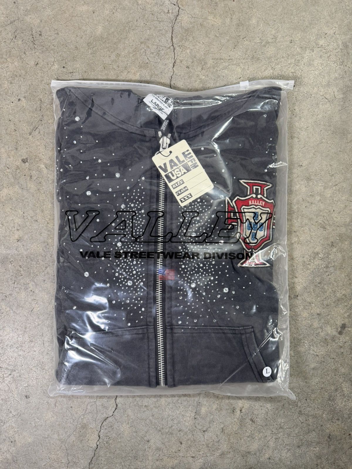 Vale Vale Forever Pluto Custered Zip Up 'Black' Size US L / EU 52-54 / 3 - 8 Thumbnail