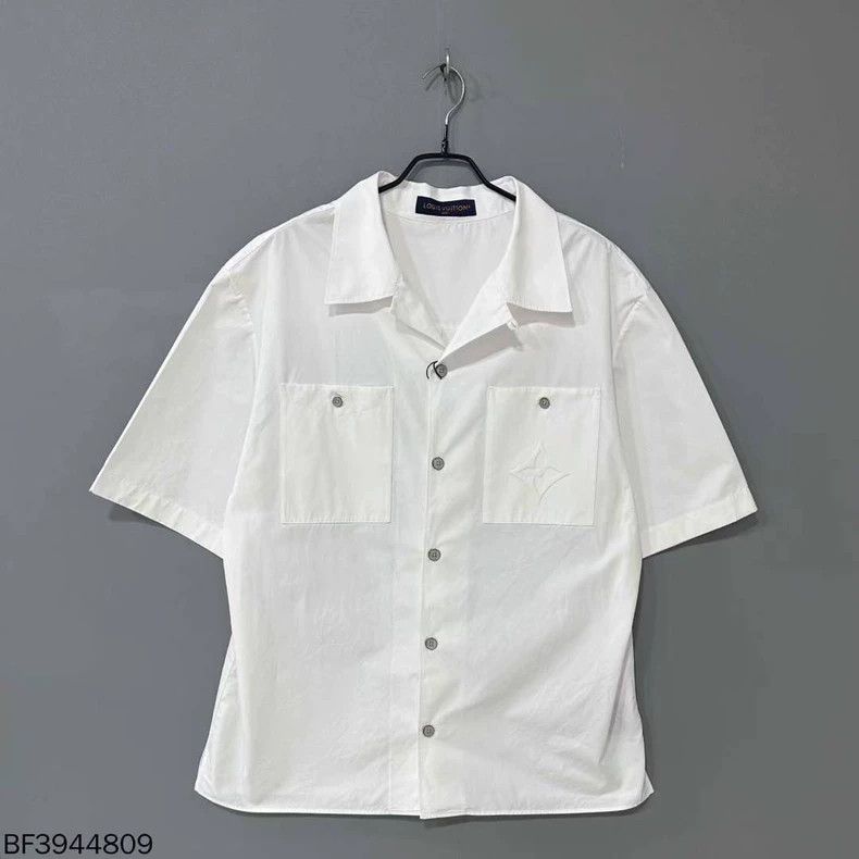 Louis Vuitton Louis Vuitton Short sleeve embossed shirt Size US XL / EU 56 / 4 - 1 Thumbnail