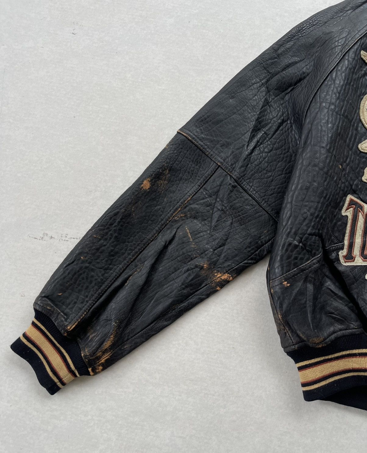 Avirex 🔥VINTAGE AVIREX TOMAHAWKS INDIAN LOGO LEATHER VARSITY JACKET Size US S / EU 44-46 / 1 - 8 Thumbnail