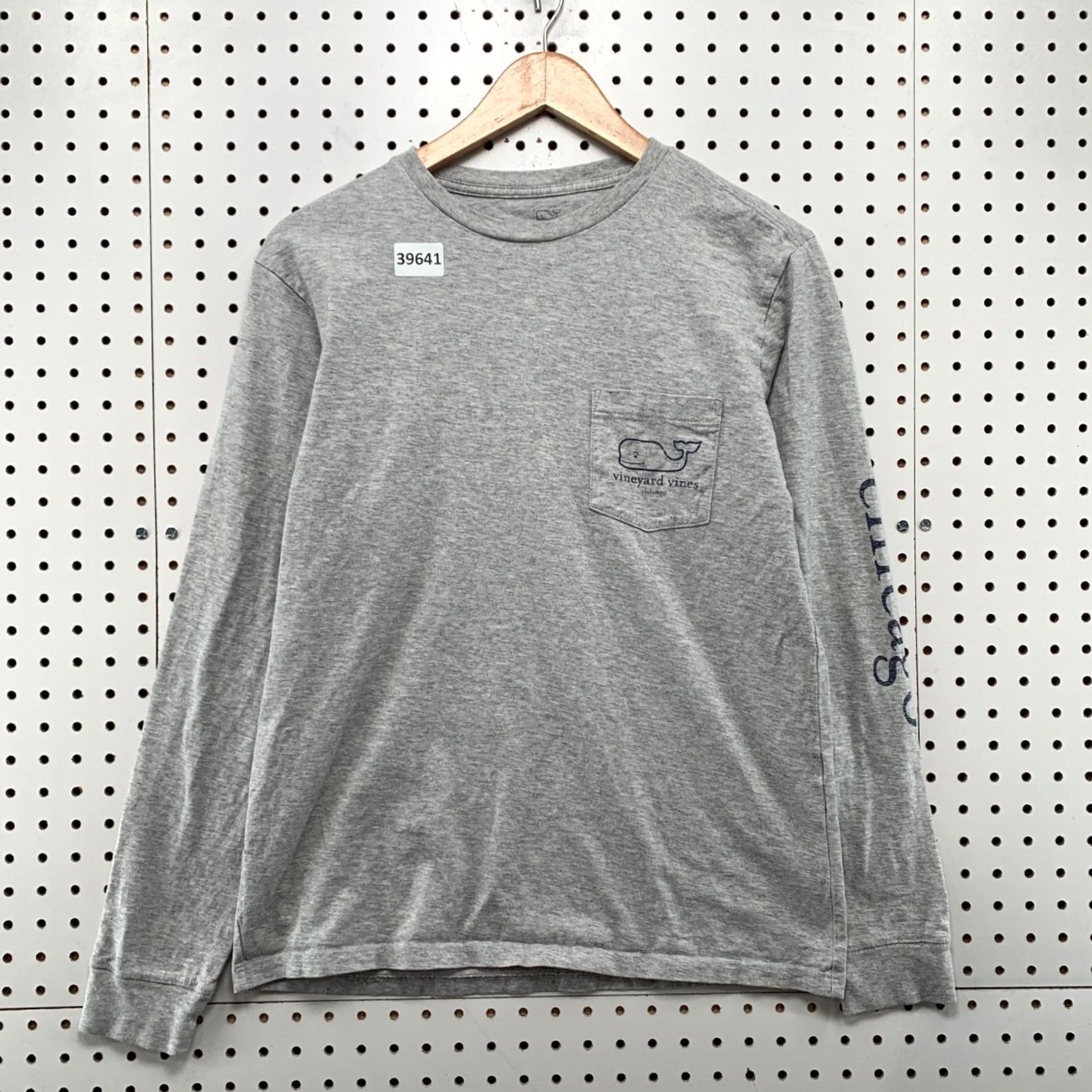 Vineyard Vines Vineyard Vines Shirt Mens Small Gray Long Sleeve Pocket Whale Graphic 19x25 Size US S / EU 44-46 / 1 - 2 Thumbnail