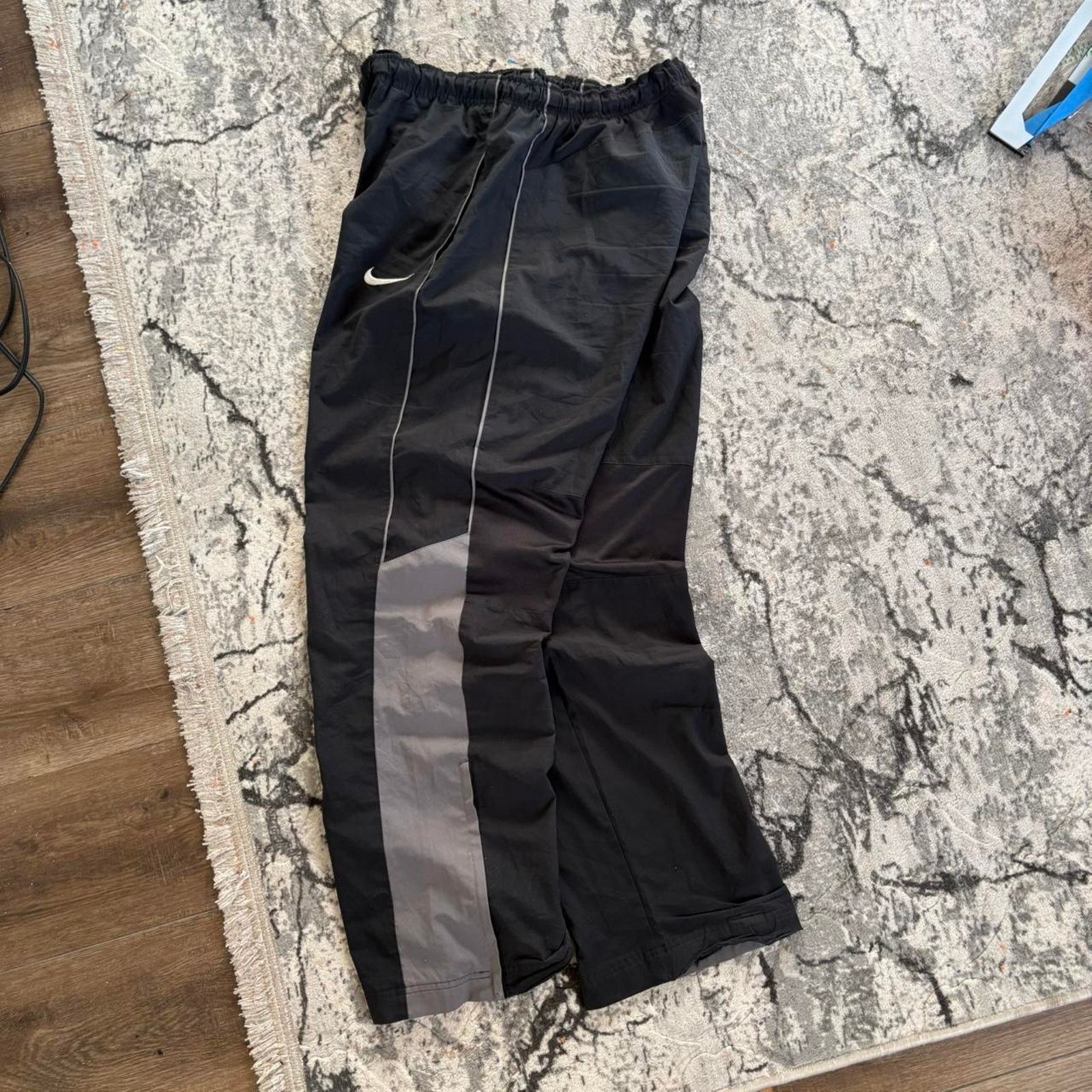 Nike Y2k 2000s nike black track windbreaker pants size XL Size US 32 / EU 48 - 2 Thumbnail