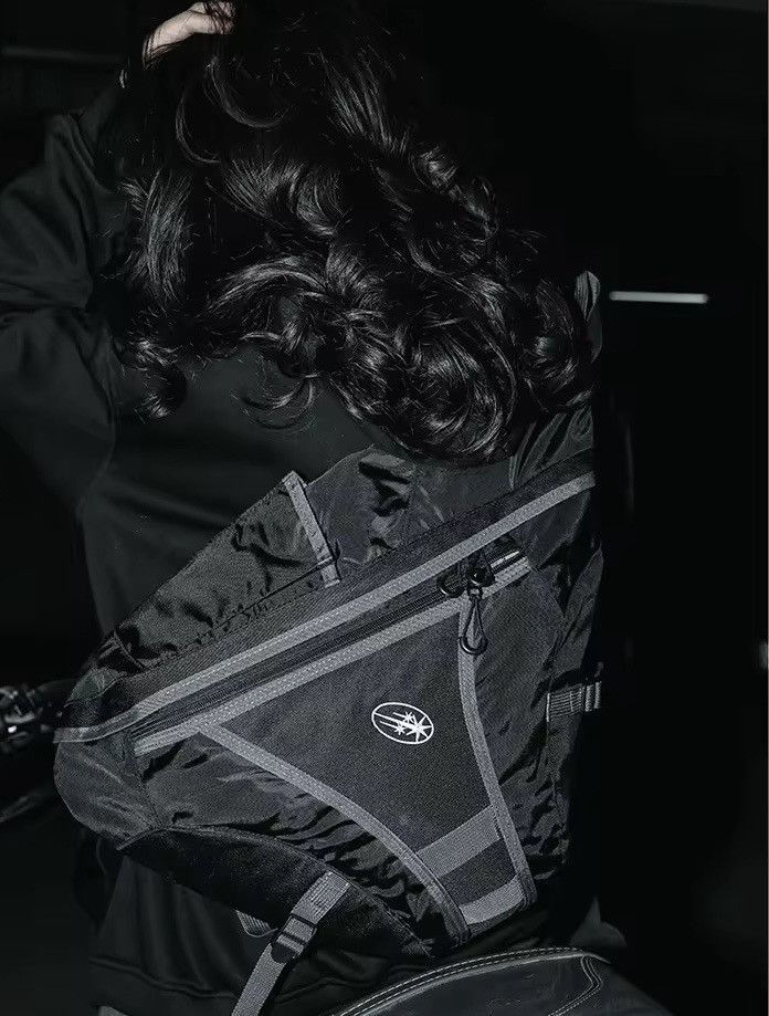 Vintage Streetwear Motorcycle Waterproof Crossbody Bag Backpack Size ONE SIZE - 5 Thumbnail