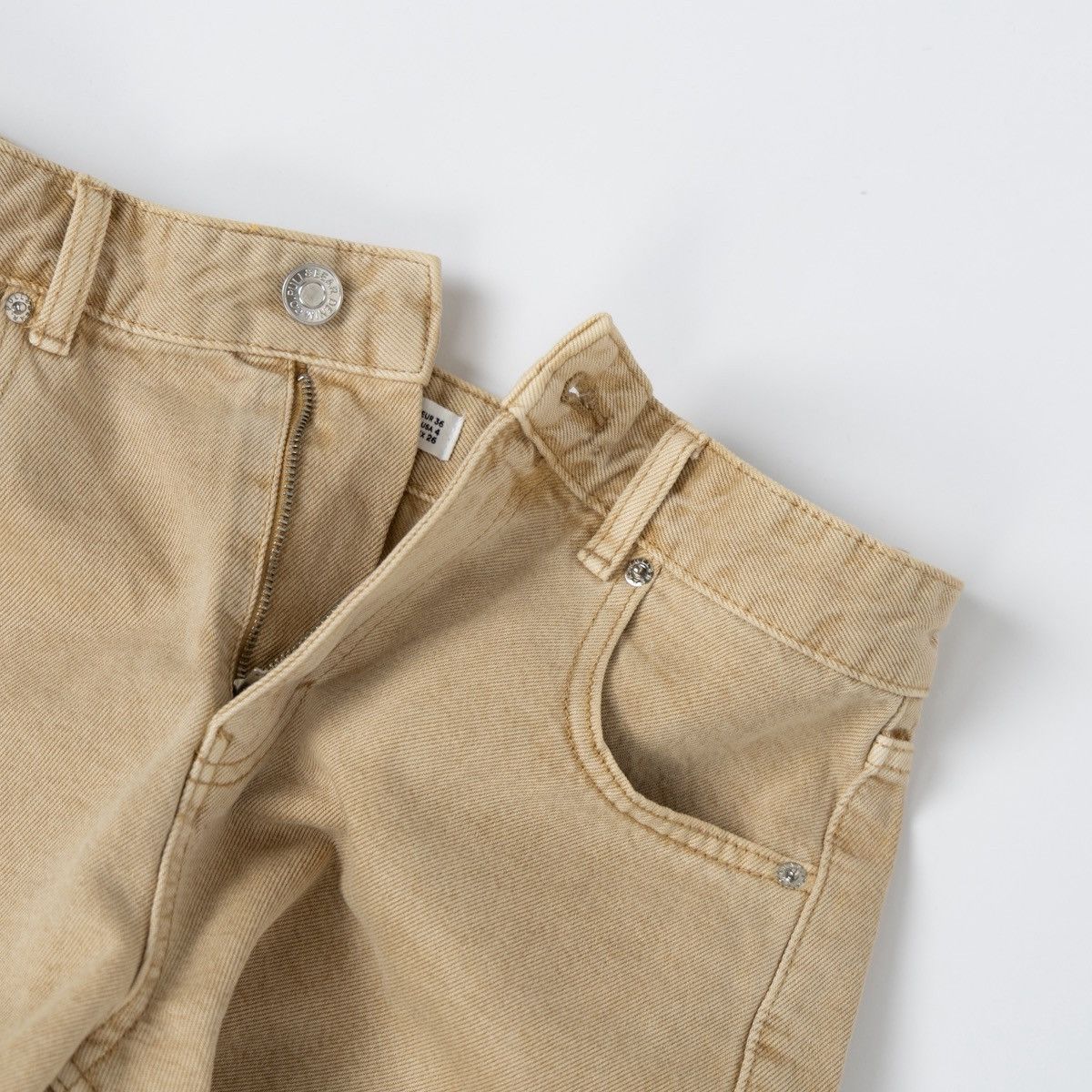 Pull & Bear Pull&Bear Womens Beige Denim Shorts Raw Hem Casual Zip Fly Size 27" / US 4 / IT 40 - 3 Thumbnail