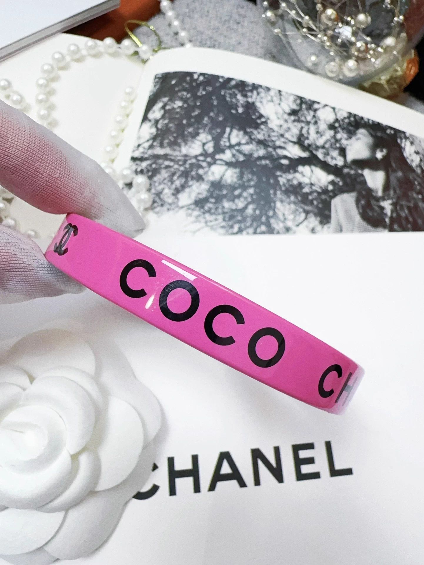 Chanel Chanel 22s Fuchsia Black Acrylic Coco Resin Bracelet Size ONE SIZE - 4 Thumbnail