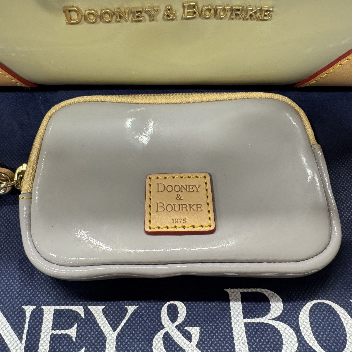 Dooney & Bourke Dooney & Bourke Patent Leather Shoulder Bag Satchel Size ONE SIZE - 12 Thumbnail