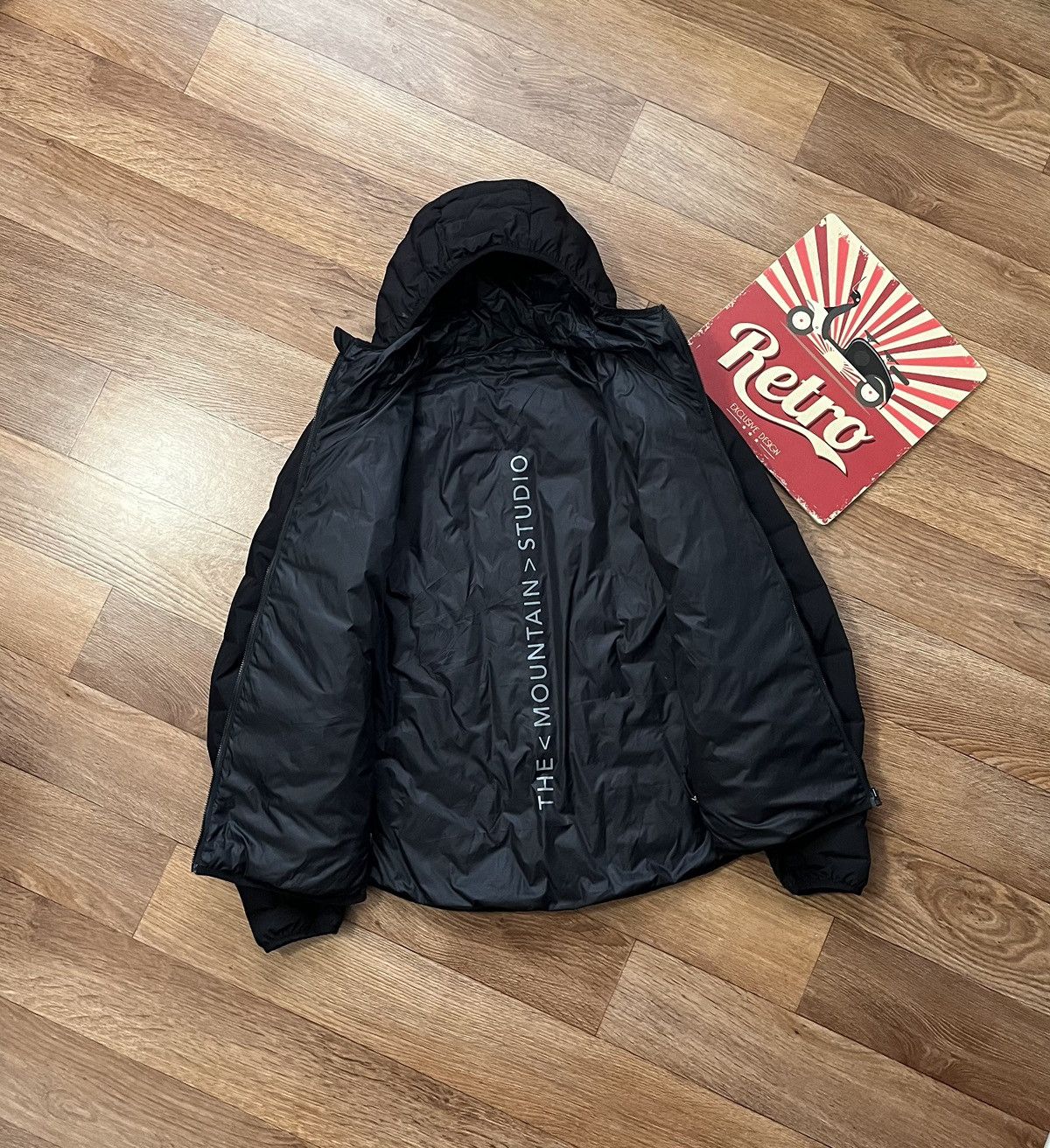 The Mountain The Mountain Studio Reversible Light Hood Jacket Black Onyx Size US M / EU 48-50 / 2 - 4 Thumbnail