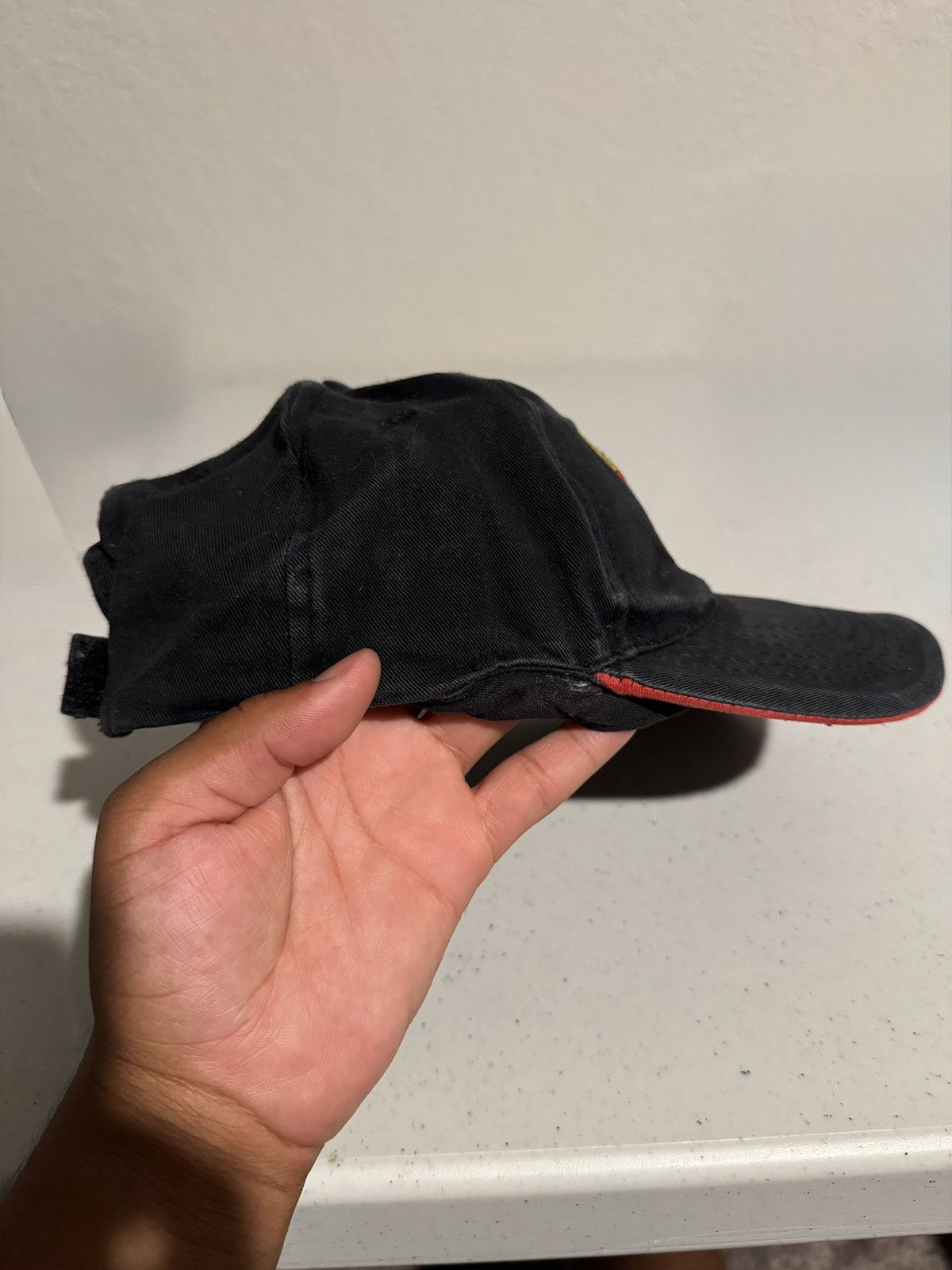 Other Black and red leather snapback hat Size ONE SIZE - 3 Thumbnail