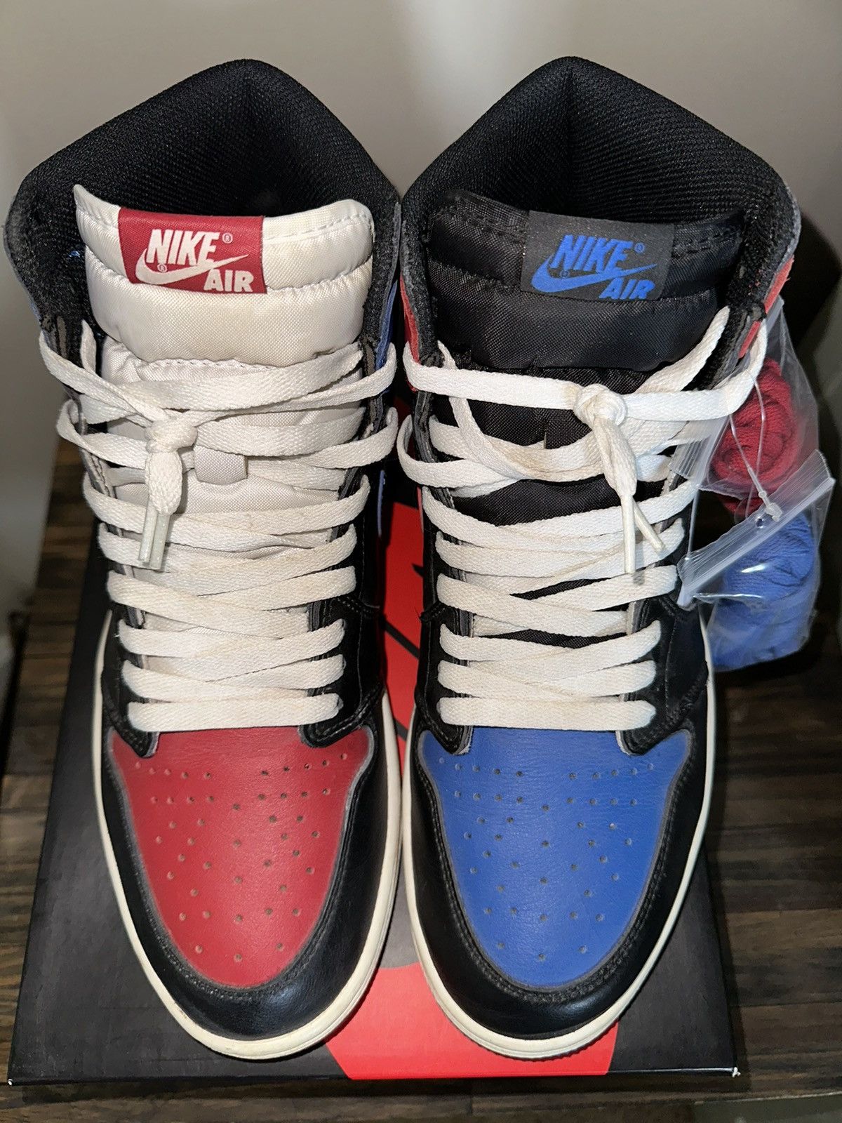 Jordan Brand Jordan 1 Retro Top 3 Size US 10.5 / EU 43-44 - 3 Thumbnail