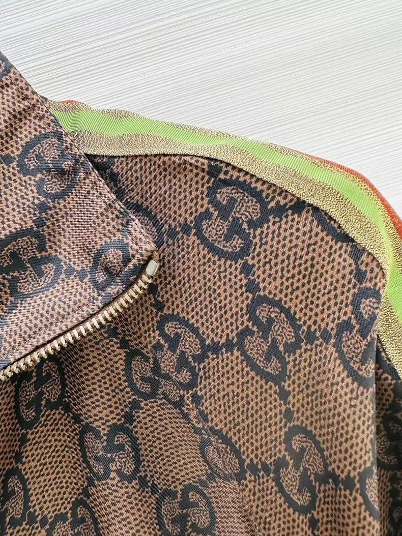 Gucci Gucci Full logo jacket 2501-Nextarrow Size US M / EU 48-50 / 2 - 3 Thumbnail