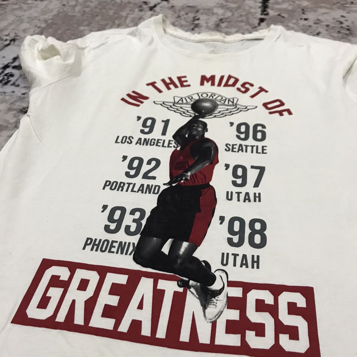 Jordan Brand Air Jordan Distressed Tshirt Size US S / EU 44-46 / 1 - 3 Thumbnail