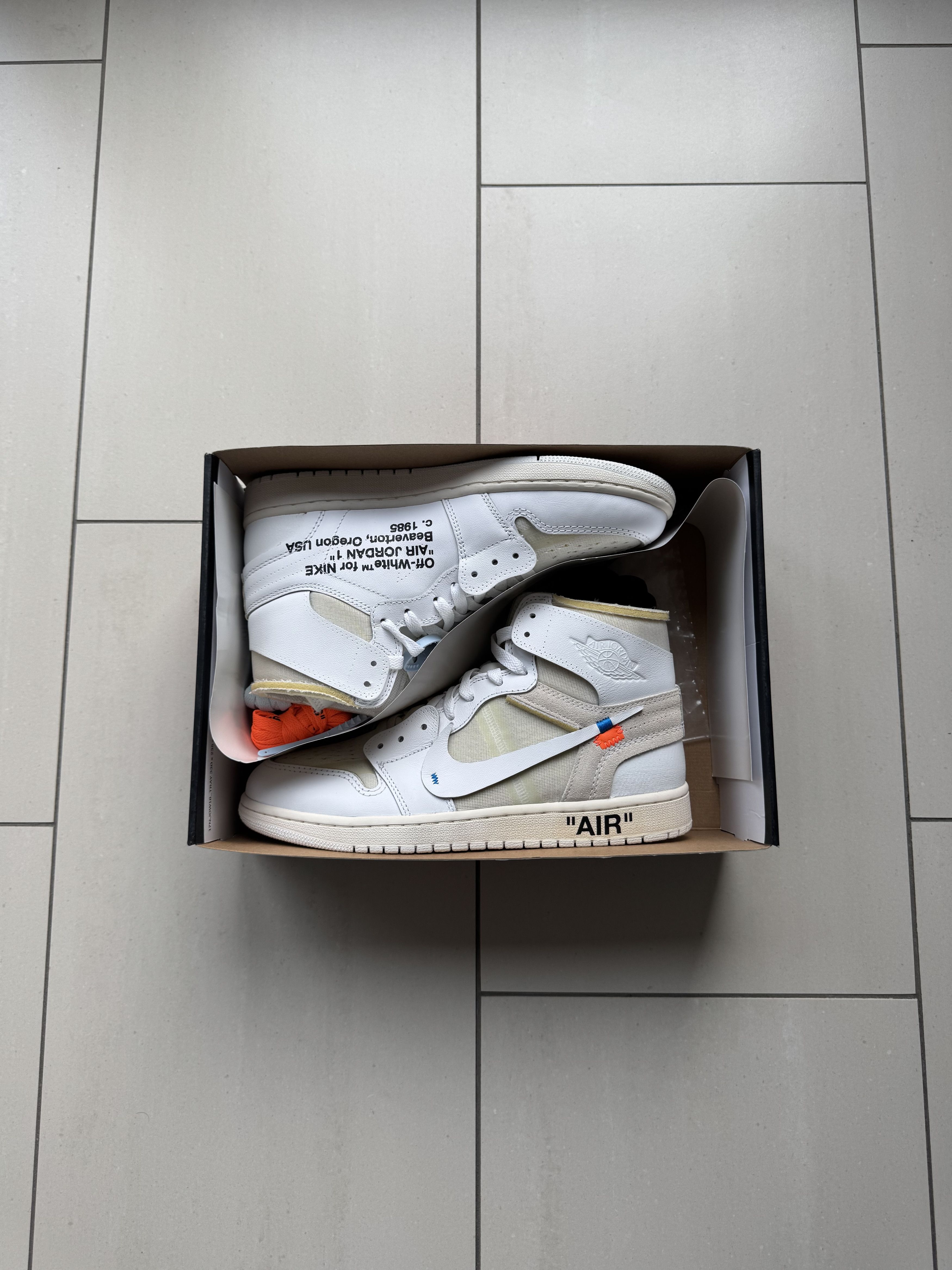 Nike × Off-White Jordan 1 Retro High Off-White Euro Size US 9.5 / EU 42-43 - 3 Thumbnail