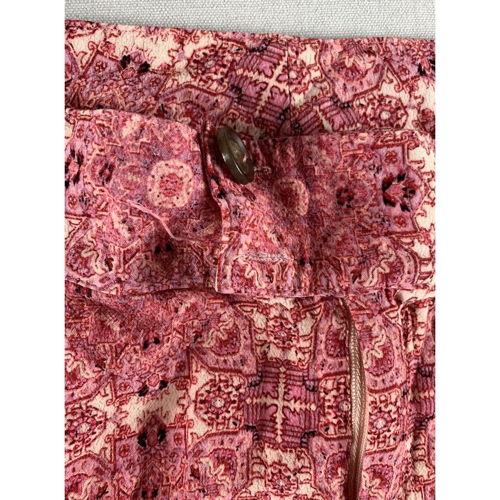 For Love & Lemons FOR LOVE AND LEMONS Pants Women XS Red Paisley Rayon Lightweight Dress Pants Size 26" / US 2 / IT 38 - 6 Thumbnail