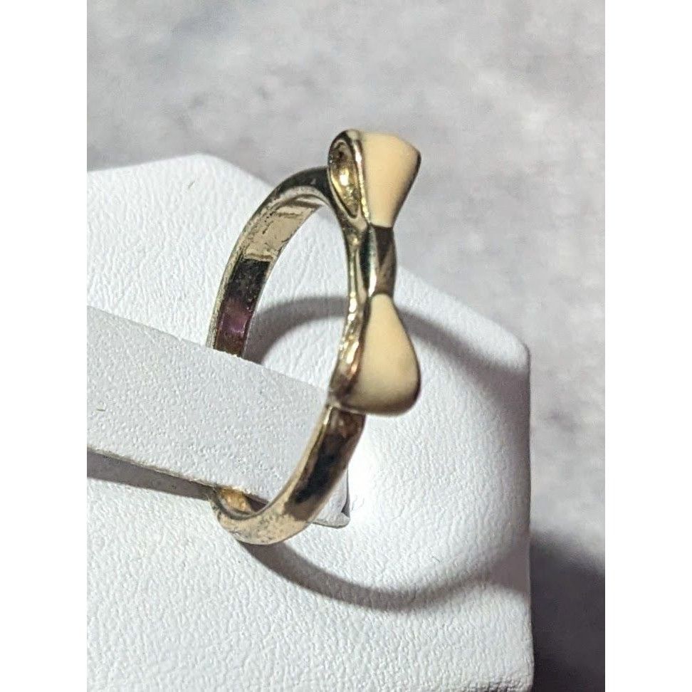 Other Minimalist Coquette Silver Tone And Cream Bow Ring Size 7 Size ONE SIZE - 2 Thumbnail