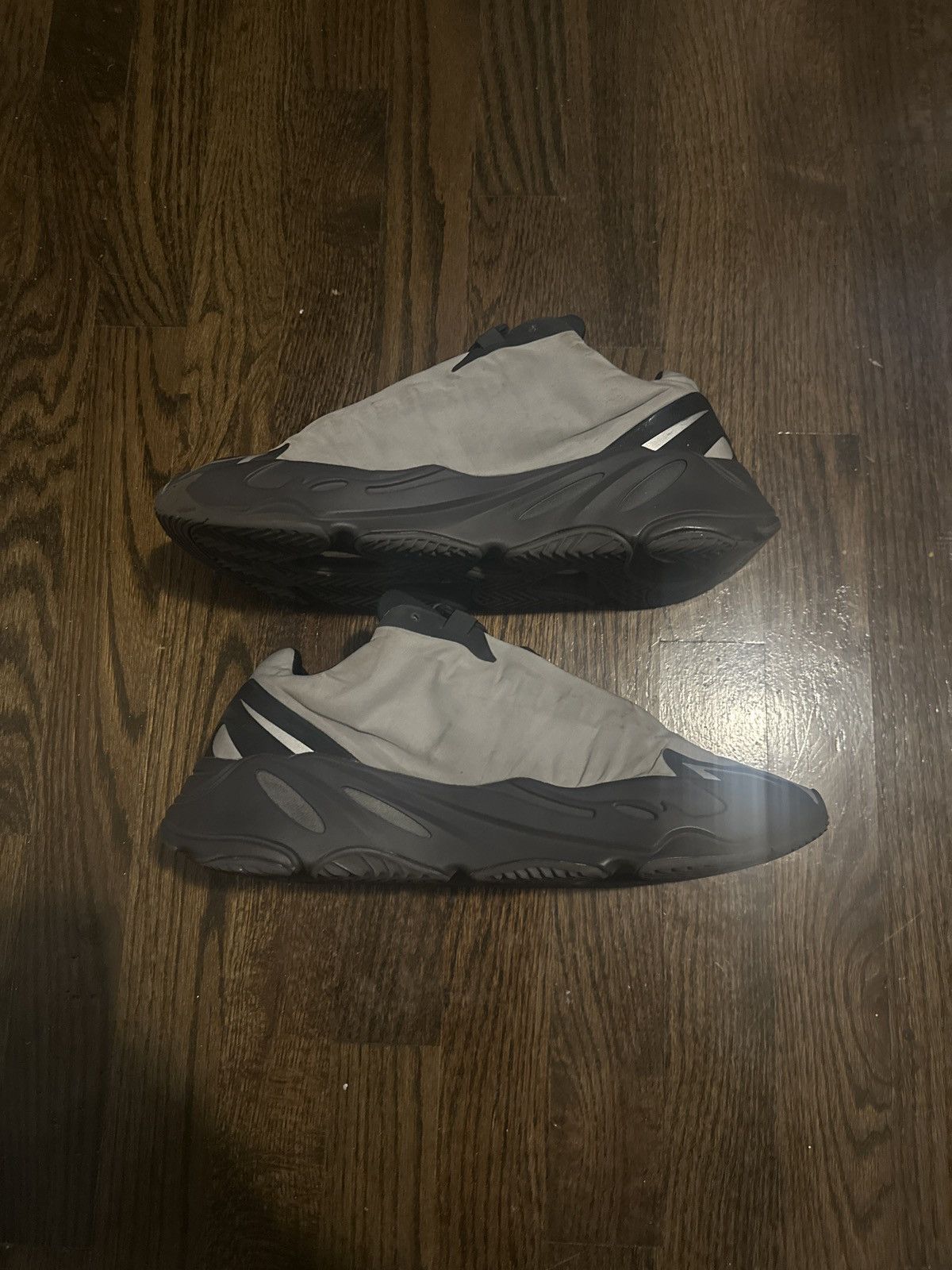 Yeezy Yeezy Boost 700 MNVN “Metallic” Size US 11 / EU 44 - 4 Thumbnail