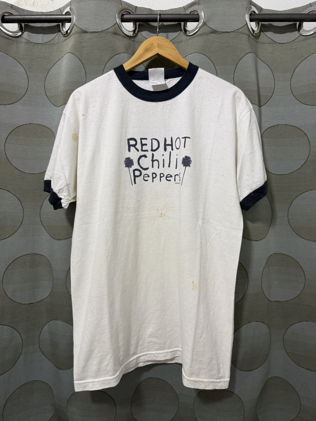 Band Tees Vintage Red Hot Chili Peppers band tee Size US L / EU 52-54 / 3 - 5 Thumbnail