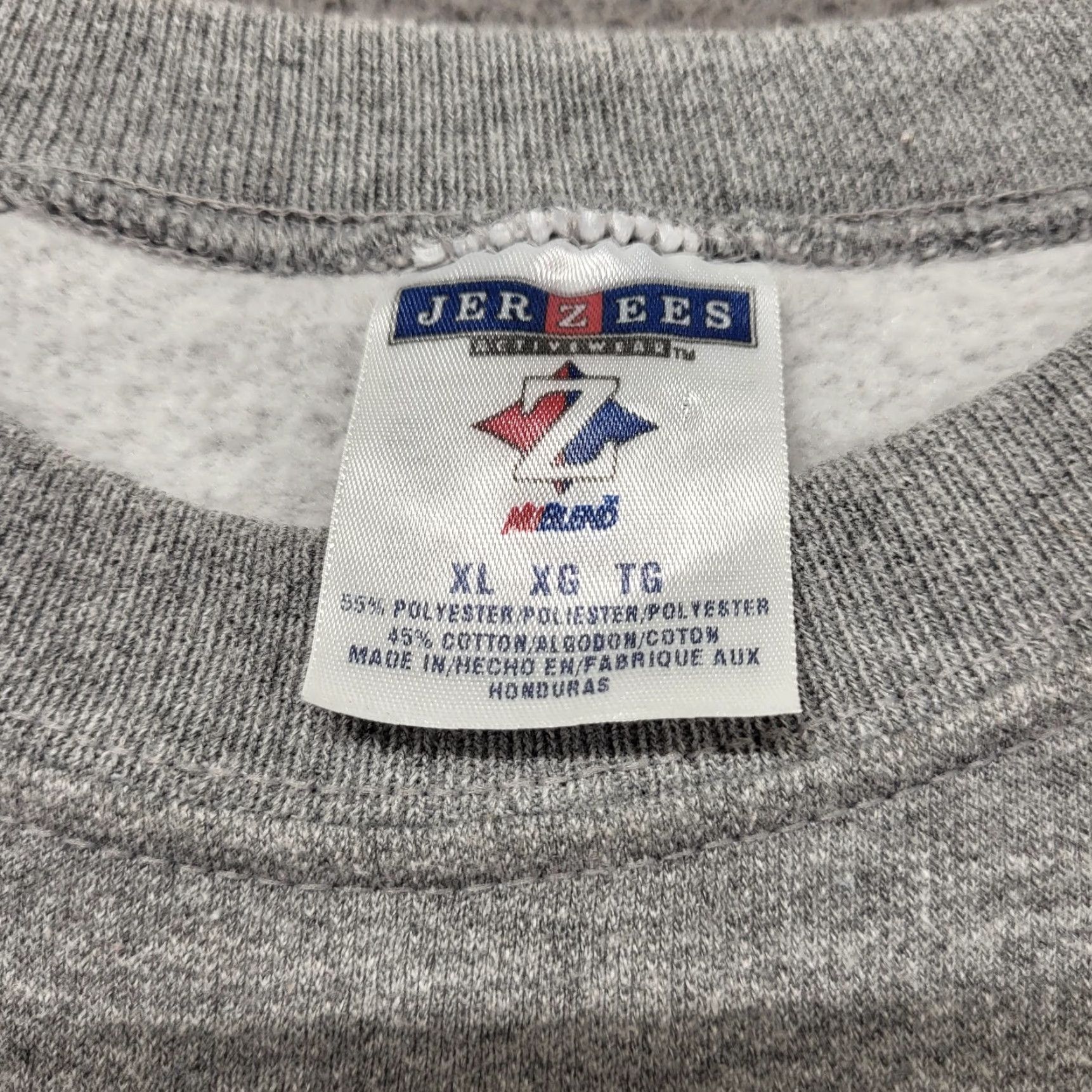 Vintage VINTAGE Deer Hunting An American Tradition Sweatshirt Men's XL Crewneck Long Sleeve Gray Cotton Jerzees 90s USA Hunting Mens Size US XL / EU 56 / 4 - 6 Thumbnail