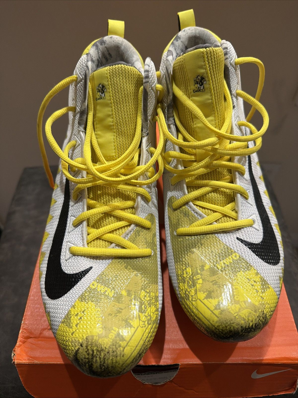 Nike PE Oregon Ducks Alpha Menace Pro Mid Stomp Out Cancer Size US 10.5 / EU 43-44 - 1 Thumbnail