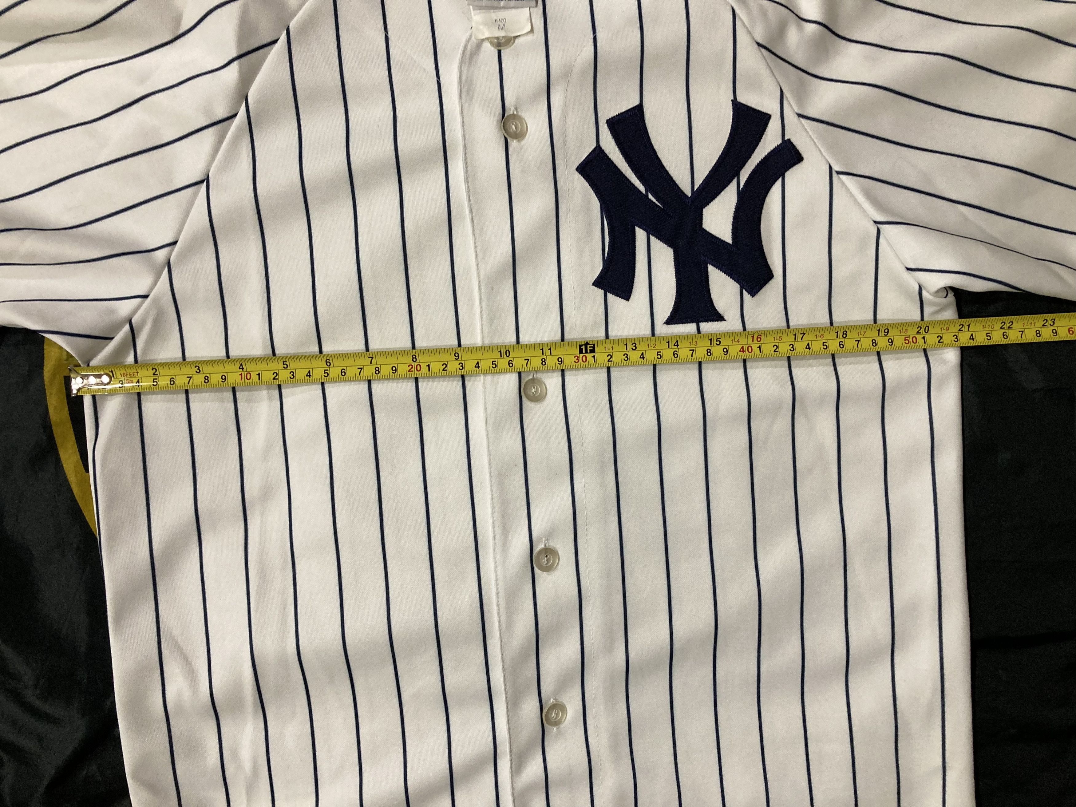 MLB Vintage New York Yankees MLB Majestic Pinstripe Jersey Size US M / EU 48-50 / 2 - 9 Thumbnail