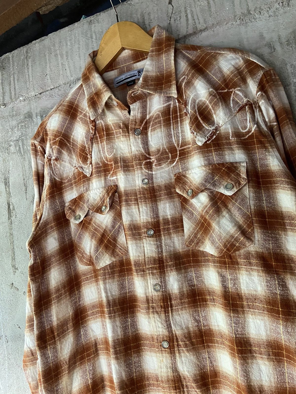 If Six Was Nine BODY GLOVE DISTRESSED BUTTON DOWN SHIRT Size US L / EU 52-54 / 3 - 2 Thumbnail
