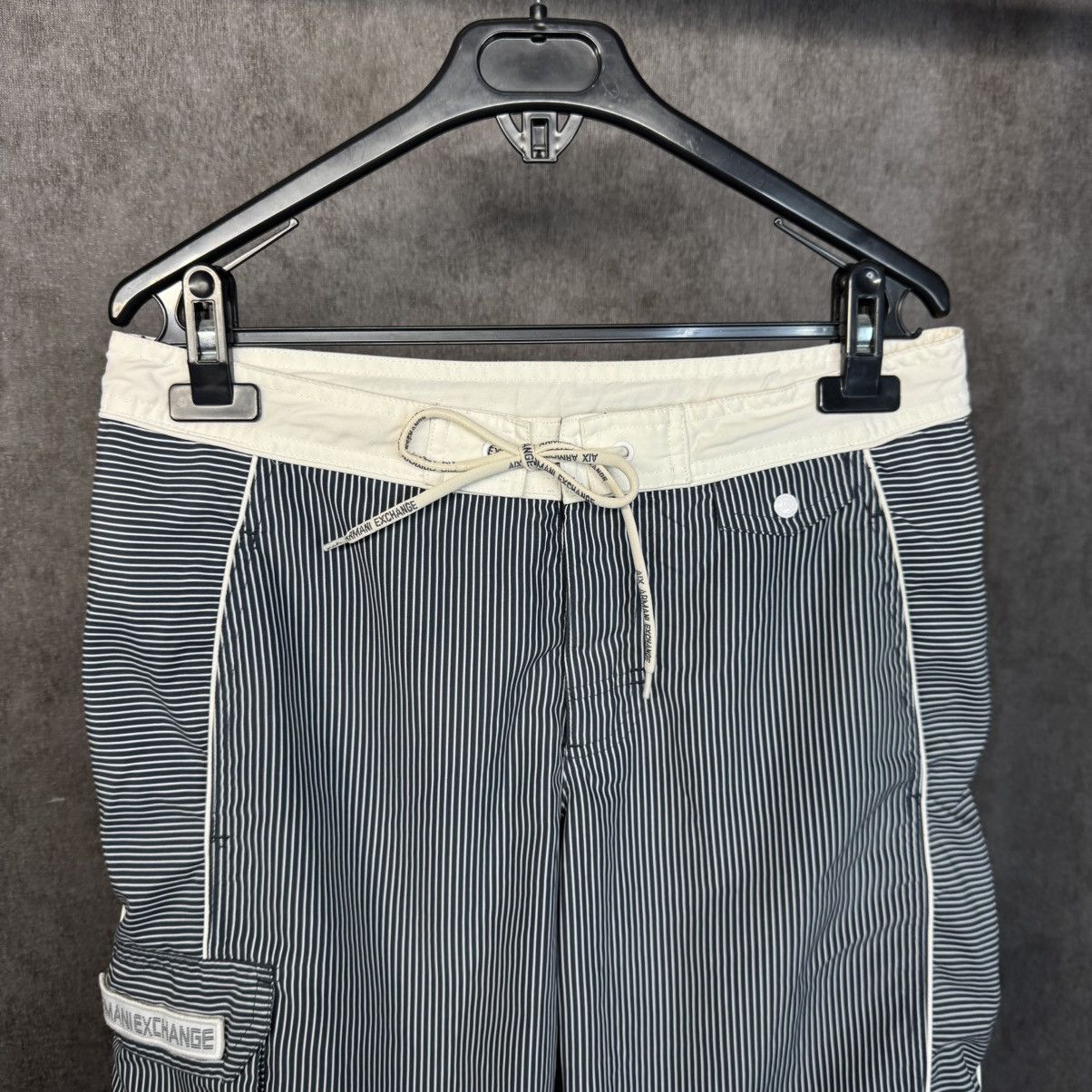 Armani Exchange Armani Exchange Cargo shorts stripe Size US 30 / EU 46 - 2 Thumbnail