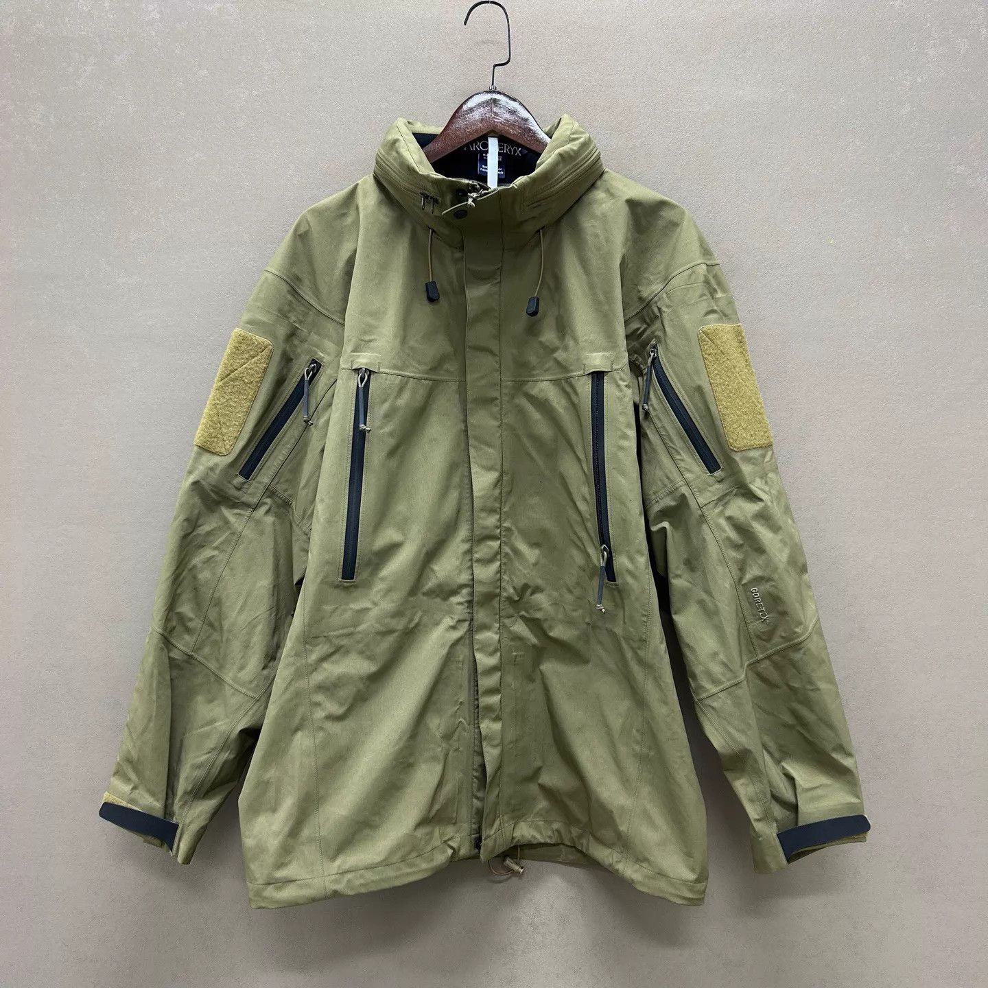 Arc'teryx Arcteryx Leaf ALPHA SV Gen1 99 New M Jacket Size US M / EU 48-50 / 2 - 1 Thumbnail