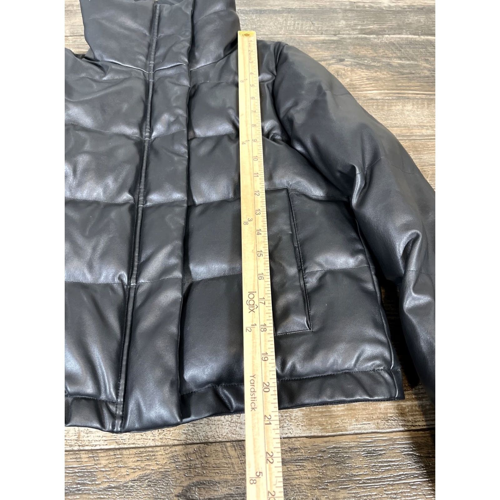 Abercrombie & Fitch VINTAGE Abercrombie & Fitch Puffer Jacket Womens XS Black Vegan Cropped Y2K Womens XS Black Puffer Jacket Size XS / US 0-2 / IT 36-38 - 2 Thumbnail