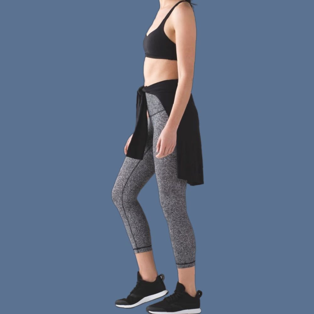 Lululemon **Lululemon Wunder Under Crop High Rise Legging Sz 6 Black & White** User: **Lululemon Wunder Under Crop High Rise 21” Legging Sz 6 Black & White** Size 28" / US 6 / IT 42 - 1 Thumbnail