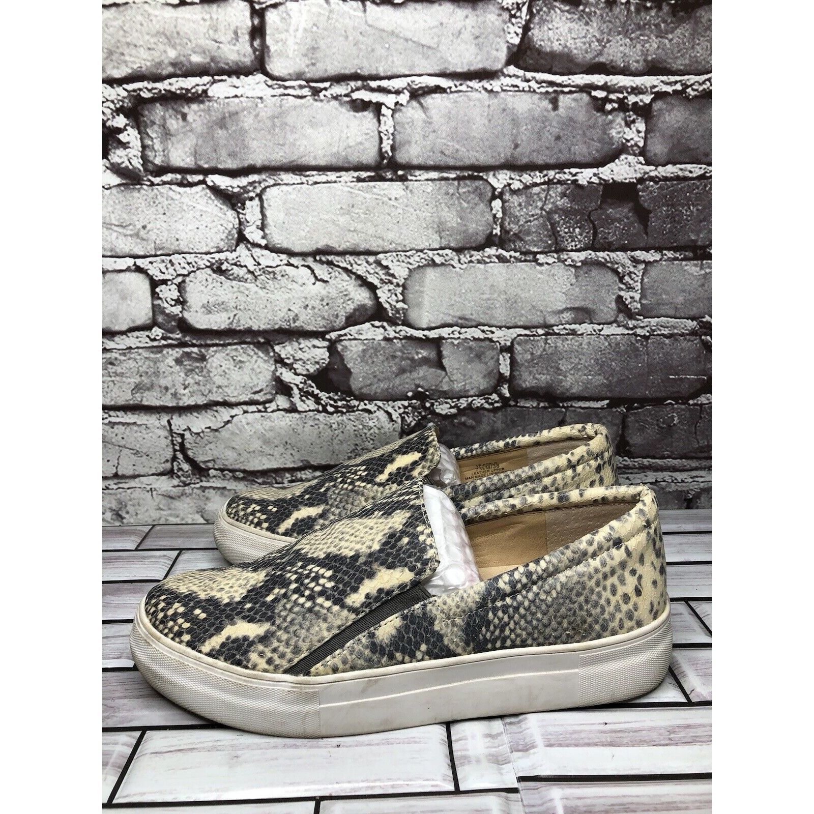 Vince Camuto Vince Camuto Korli 2 Ivory Leather SnakeSkin Slip On Sneaker Size US 7.5 / IT 37.5 - 13 Thumbnail