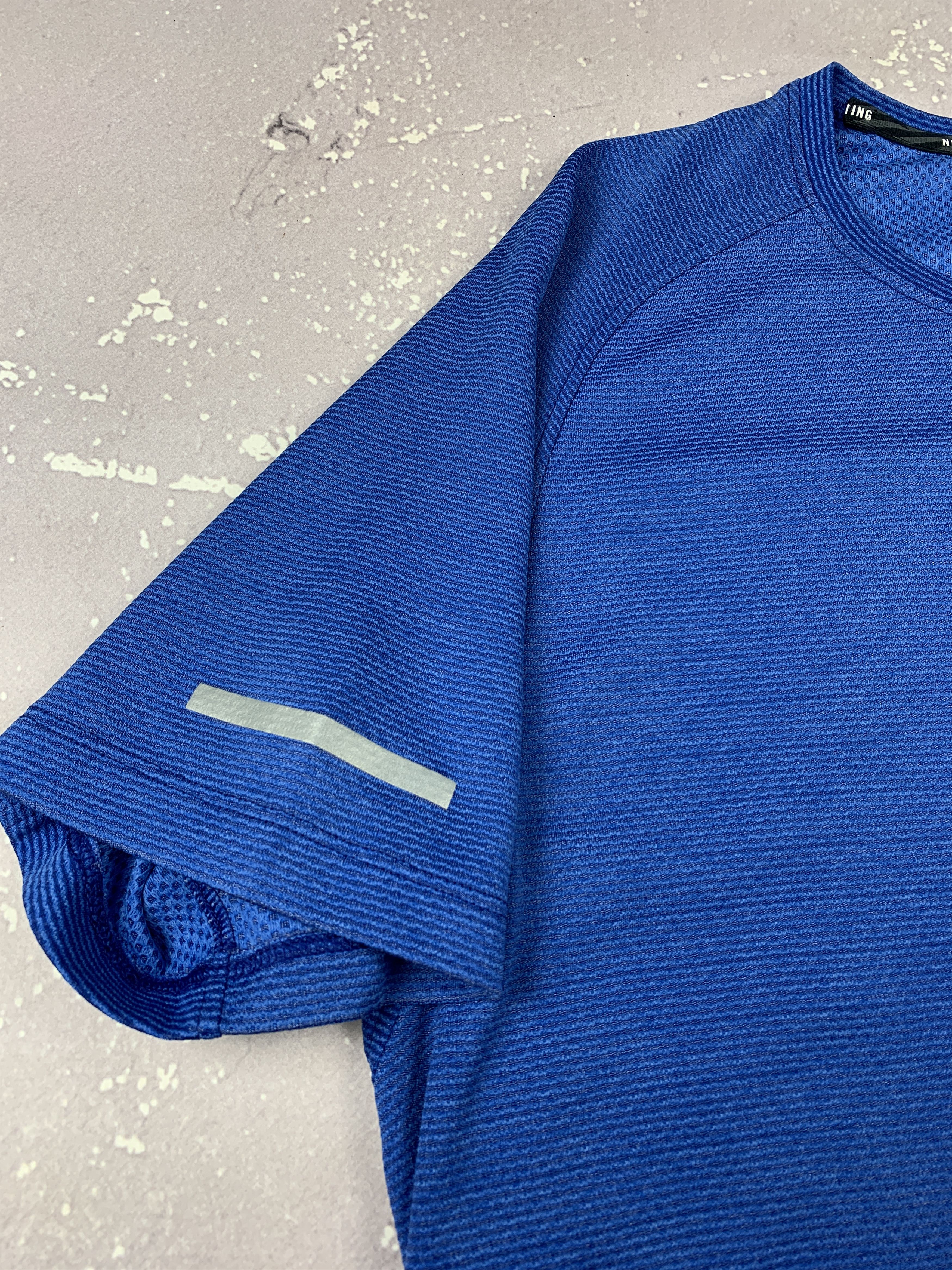 Nike Nike AeroReact Running Dri Fit Center Swoosh T Shirt Size US M / EU 48-50 / 2 - 4 Thumbnail