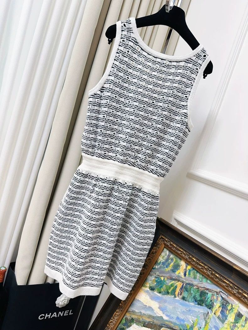 Chanel Chanel 25P spring and summer preview black and white color Size XXS / US 00 / IT 34 - 2 Thumbnail