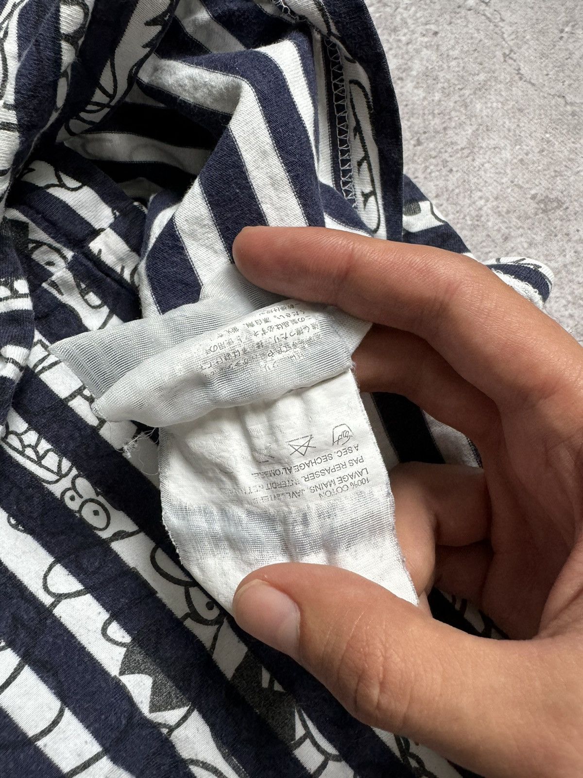 Comme des Garcons Vintage Come des Garçons Play rare distressed t-shirt Size US L / EU 52-54 / 3 - 11 Thumbnail
