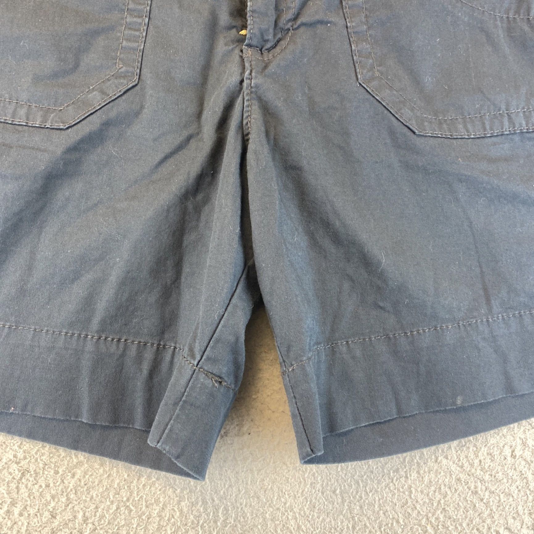 Lee Lee Women's Mid Rise Flat Front Bermuda Shorts Size 6 Navy Blue Classic Casual Size 28" / US 6 / IT 42 - 4 Thumbnail