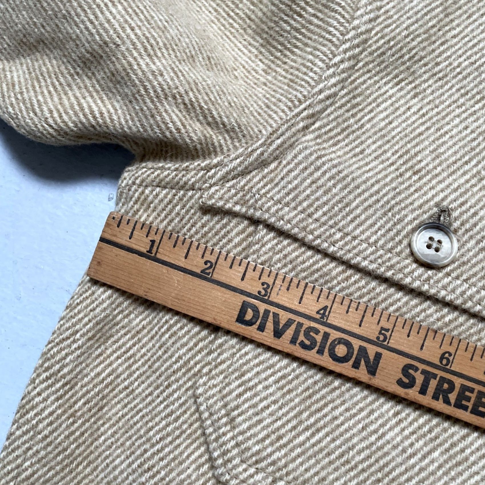 Vintage VINTAGE Woolrich Cape/Cap Wool Shirt-Jacket Outdoor Hunt Made USA S NWT Shirt-Jacket Unisex Adults Wool Tan 70s Hunting Workwear Mens Womens Size US S / EU 44-46 / 1 - 2 Thumbnail
