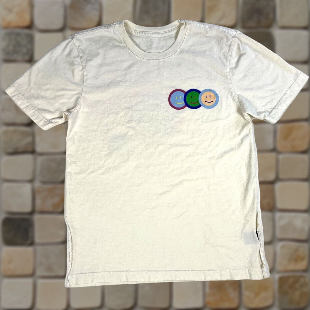 Vintage Valas Los Angeles United Smiley Tee Unisex Ivory M T-Shirt Women Crew Neck Short Sleeve Cotton Modern City Decade 90s Mens Womens Size M / US 6-8 / IT 42-44 - 1 Thumbnail