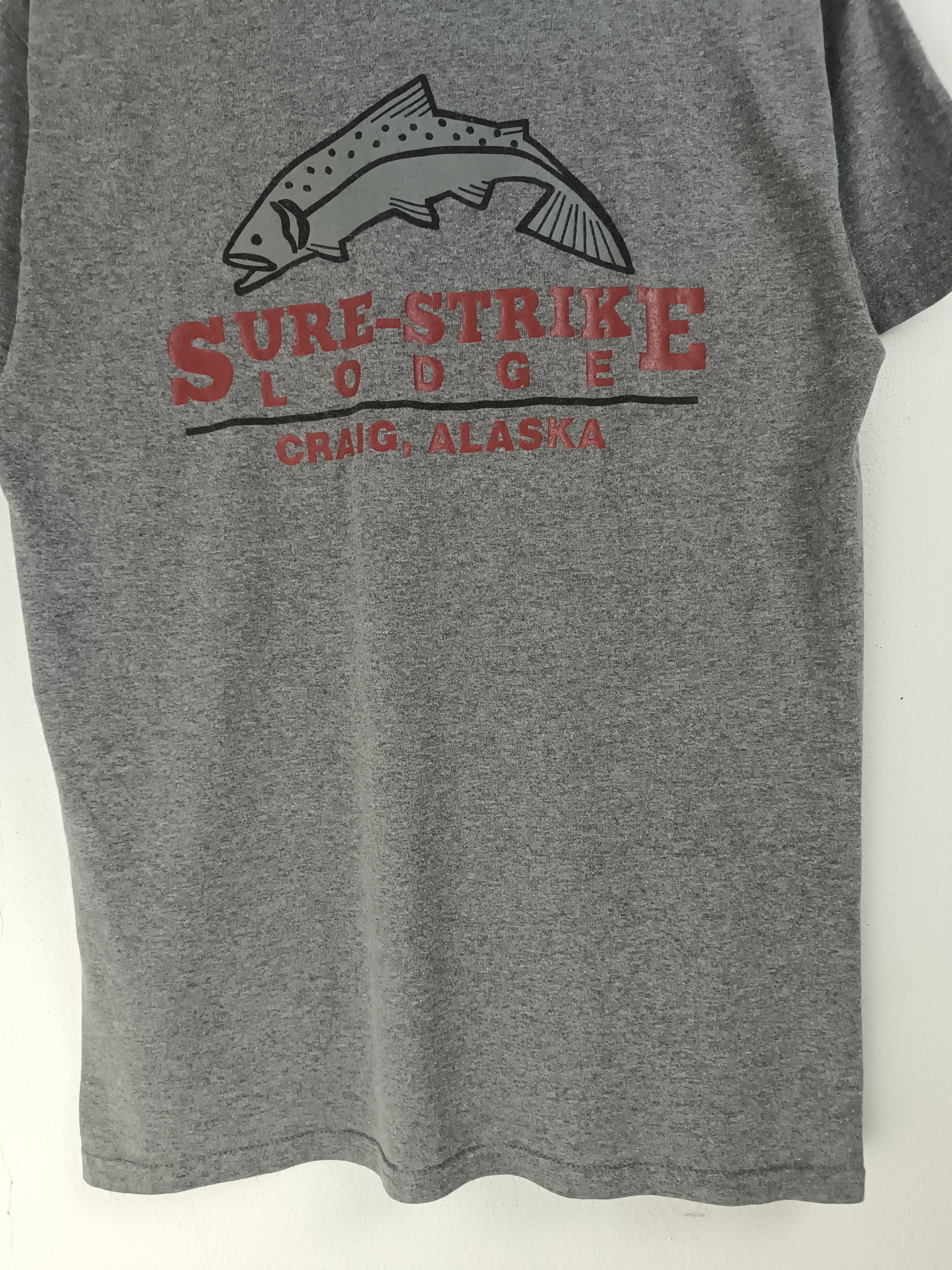 Bass Pro Shops VINTAGE Y2K SURE STRIKE LODGE ALASKA TEE BASS PRO SHOP Size US M / EU 48-50 / 2 - 12 Thumbnail
