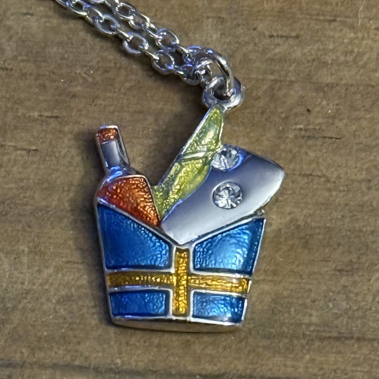 Other Silver tone champagne bucket pendant necklace Size ONE SIZE - 4 Thumbnail