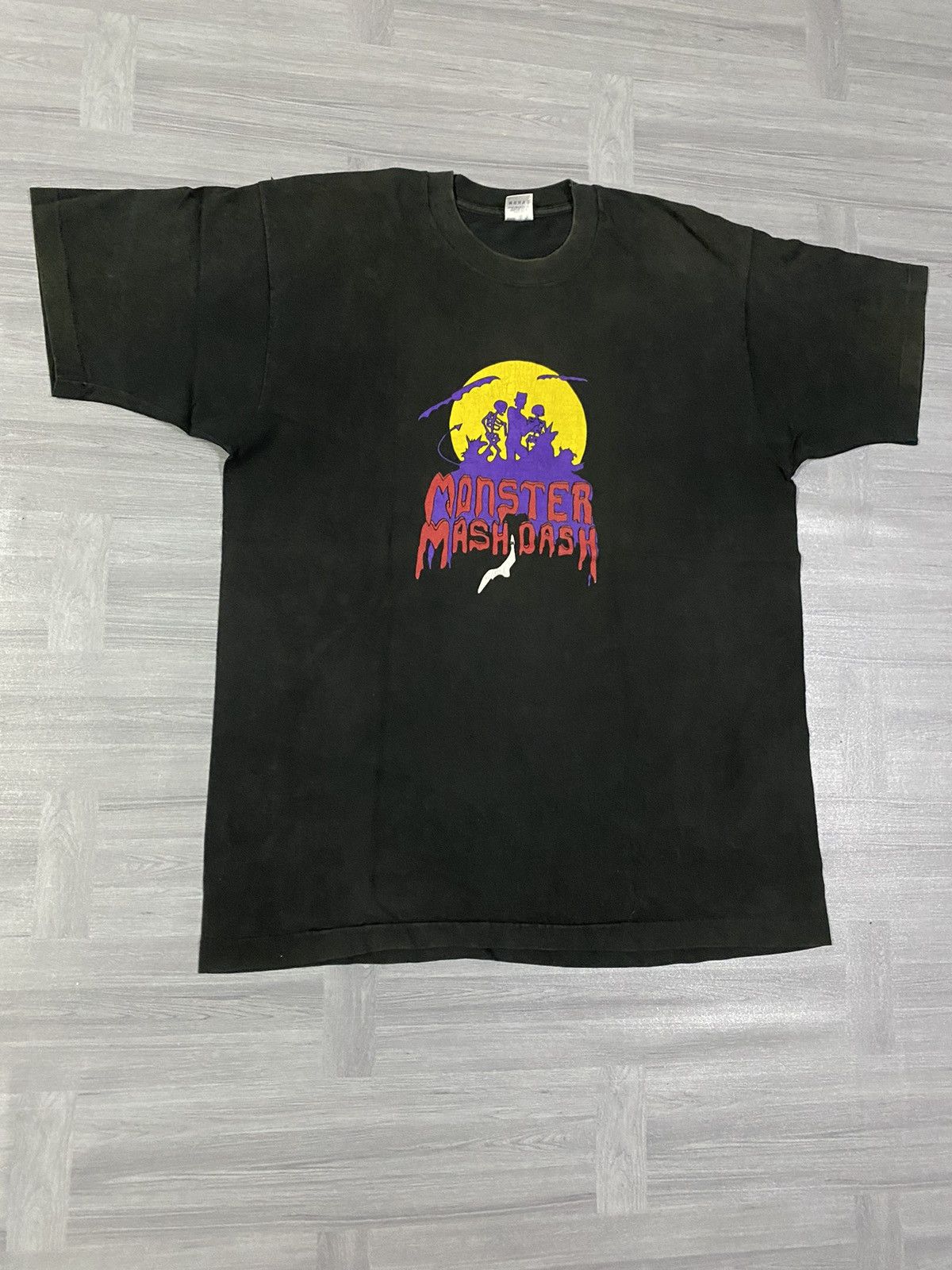 Vintage Vintage Monster Mash Dash T-Shirt Size US XL / EU 56 / 4 - 3 Thumbnail