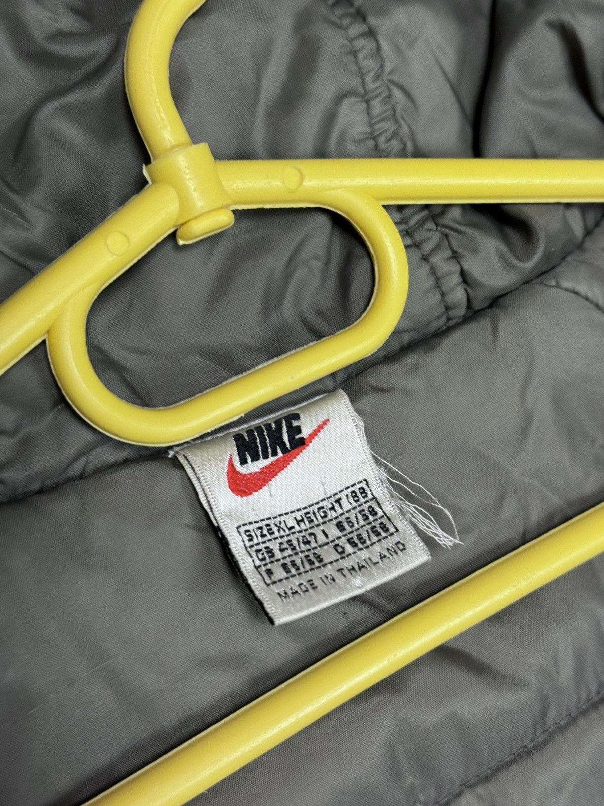 Nike VINTAGE NIKE JACKET Y2K STYLE SIZE XL Size US XL / EU 56 / 4 - 7 Thumbnail