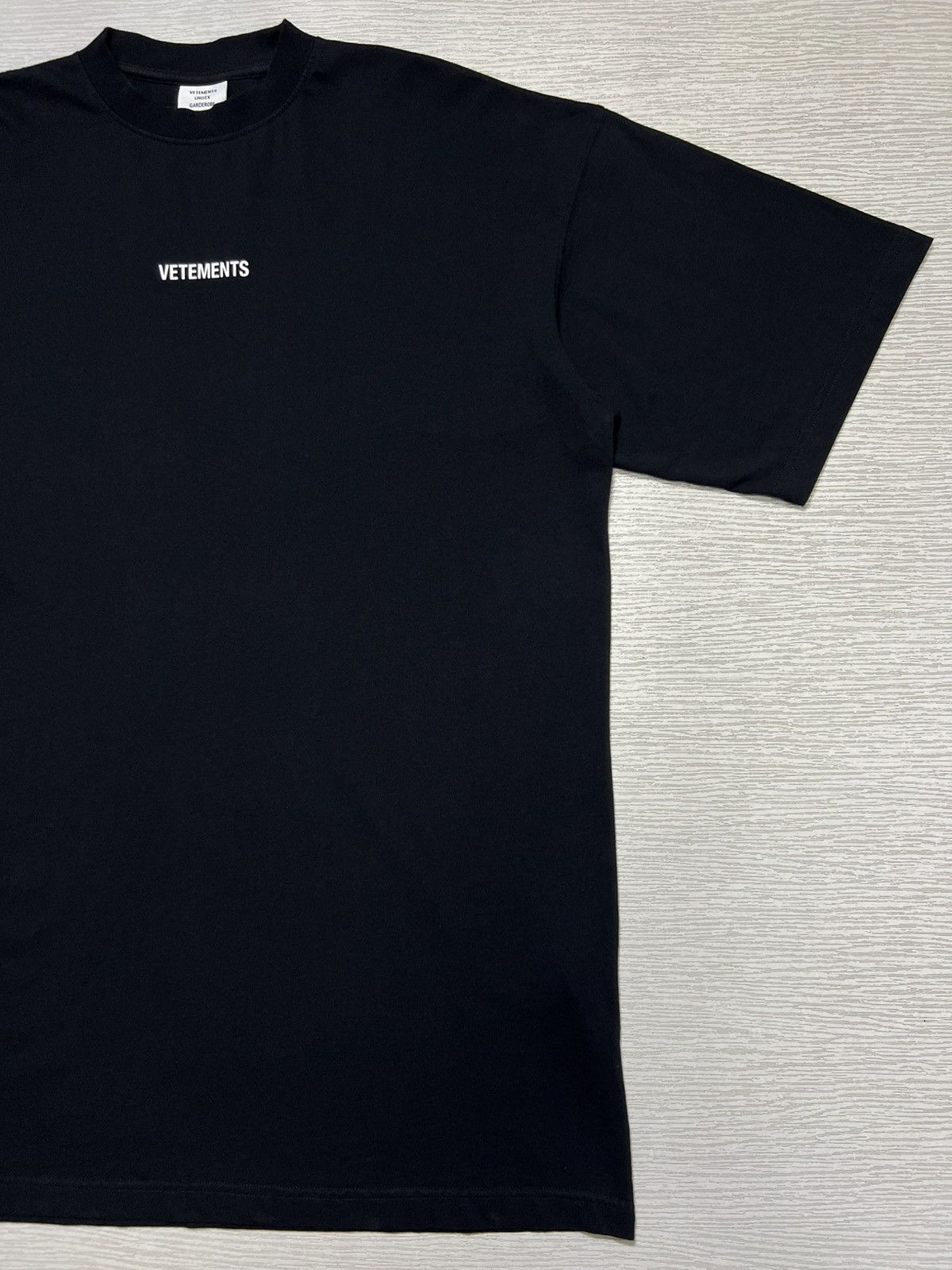 Vetements Vetements - Logo Patch Oversized T-Shirt Size US S / EU 44-46 / 1 - 5 Thumbnail