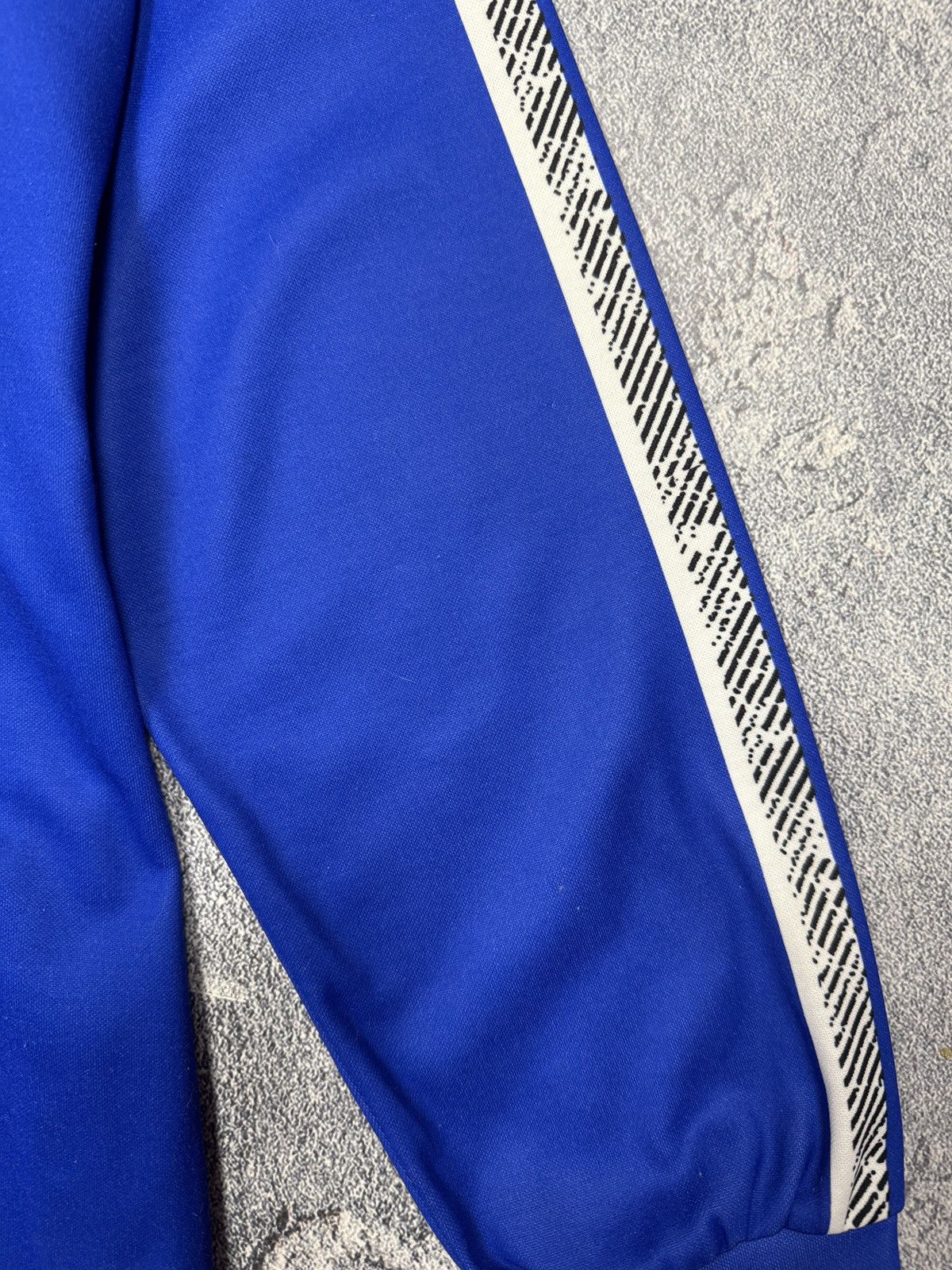 Puma Vintage 90s Puma Lausanne Sports Agip Long sleeve Size US XL / EU 56 / 4 - 9 Thumbnail