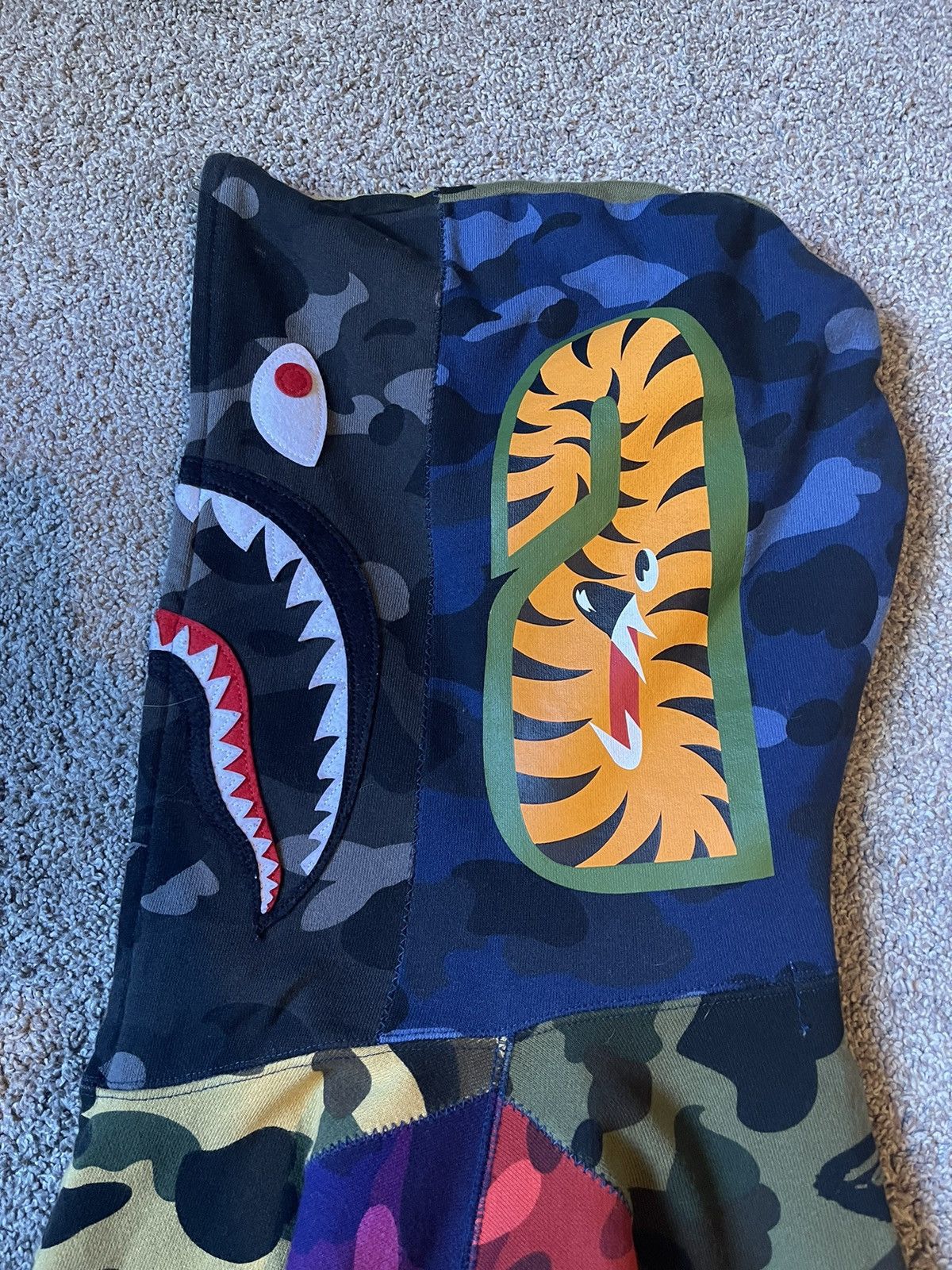 Bape Bape multi camo shark hoodie Size US L / EU 52-54 / 3 - 4 Thumbnail