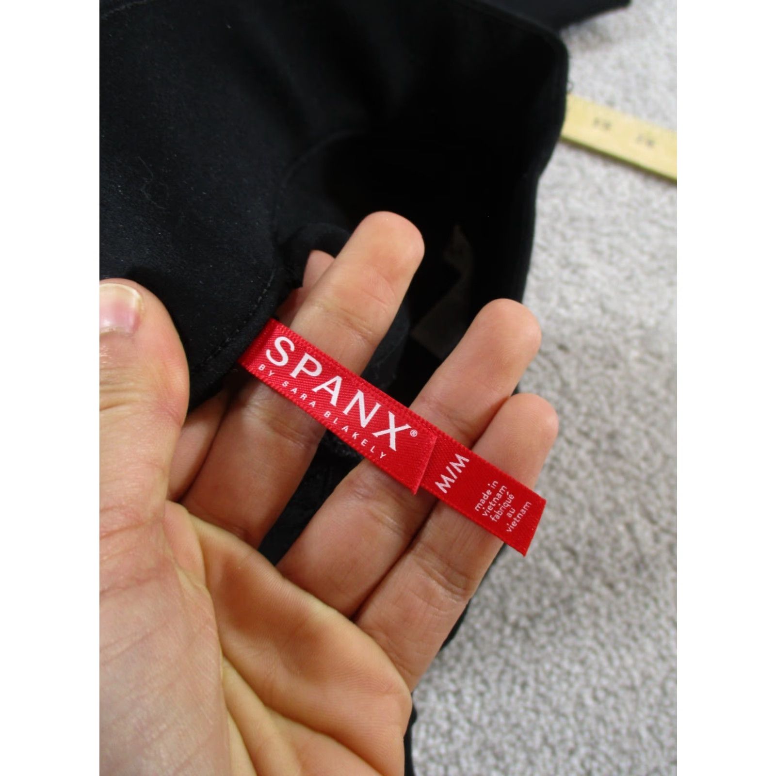 Spanx Spanx Leggings Womens Medium Black Ponte Size 32" / US 10 / IT 46 - 7 Thumbnail