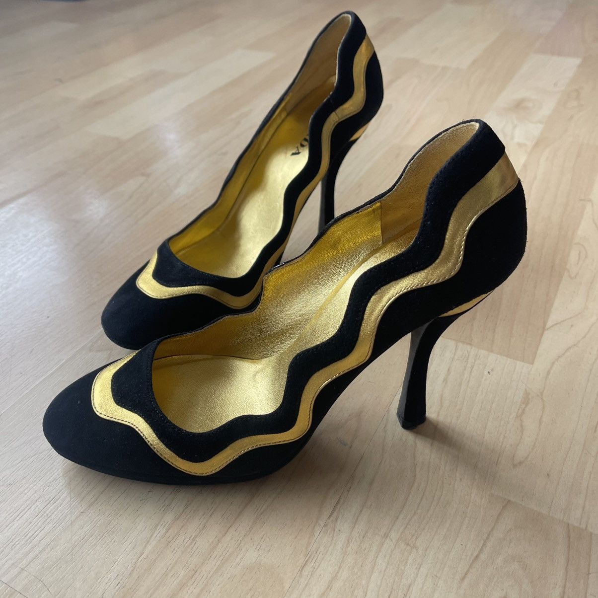 Prada prada s/s 2008 fairytale black and gold heels Size US 8.5 / IT 38.5 - 1 Thumbnail