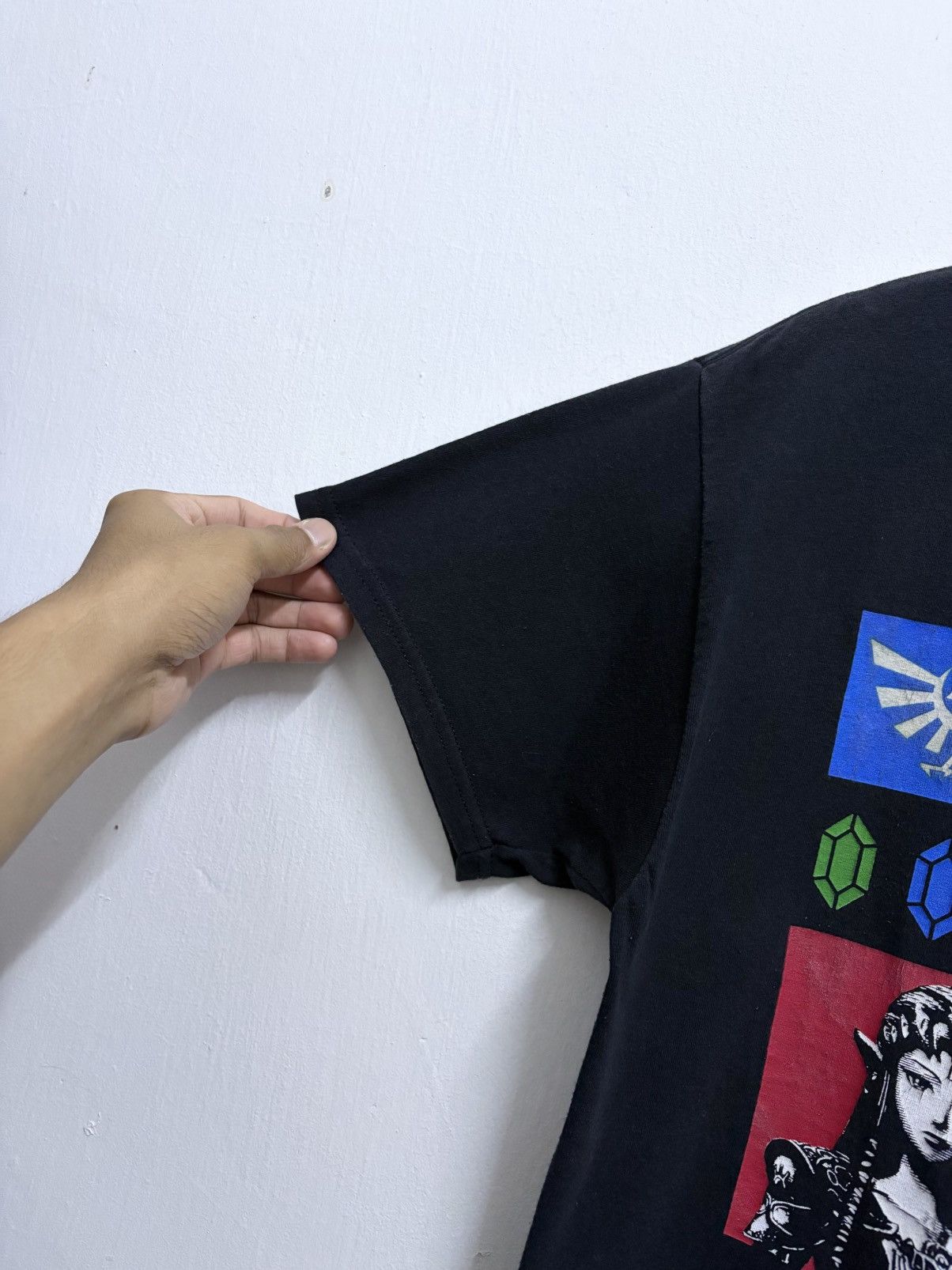 Playstation 2000's The Legend of Zelda by Geeknet / Nintendo T-Shirt Size US M / EU 48-50 / 2 - 5 Thumbnail