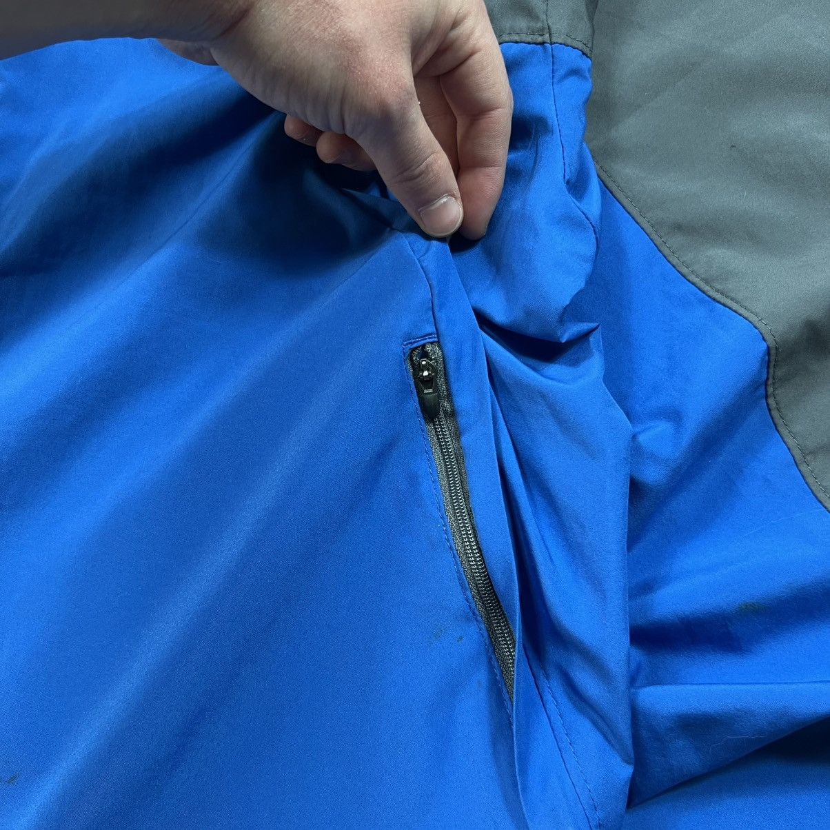Nike 90s Nike Swoosh Vintage Gorpcore Windbreaker Jacket Size US L / EU 52-54 / 3 - 6 Thumbnail