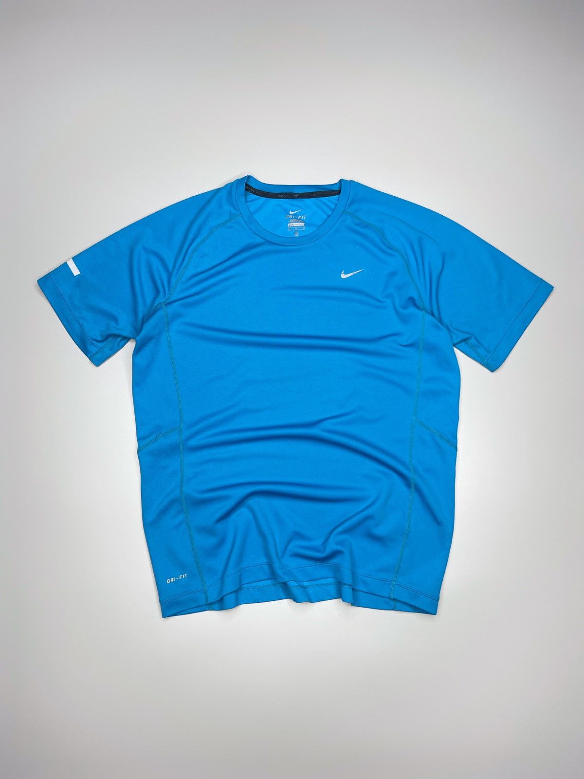 Vintage Vintage Y2K Nike Miler Dri-Fit Tee Size US M / EU 48-50 / 2 - 1 Thumbnail