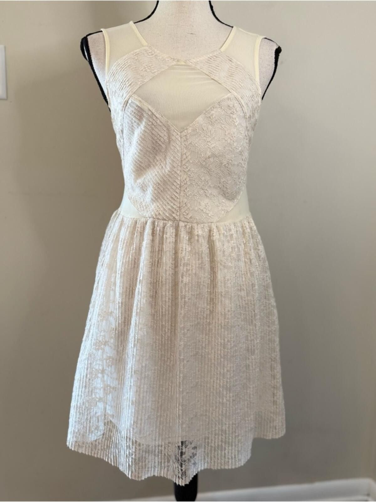 Other Pins & Needles floral lace sleeveless fit flare midi dress 4 Size S / US 4 / IT 40 - 4 Thumbnail
